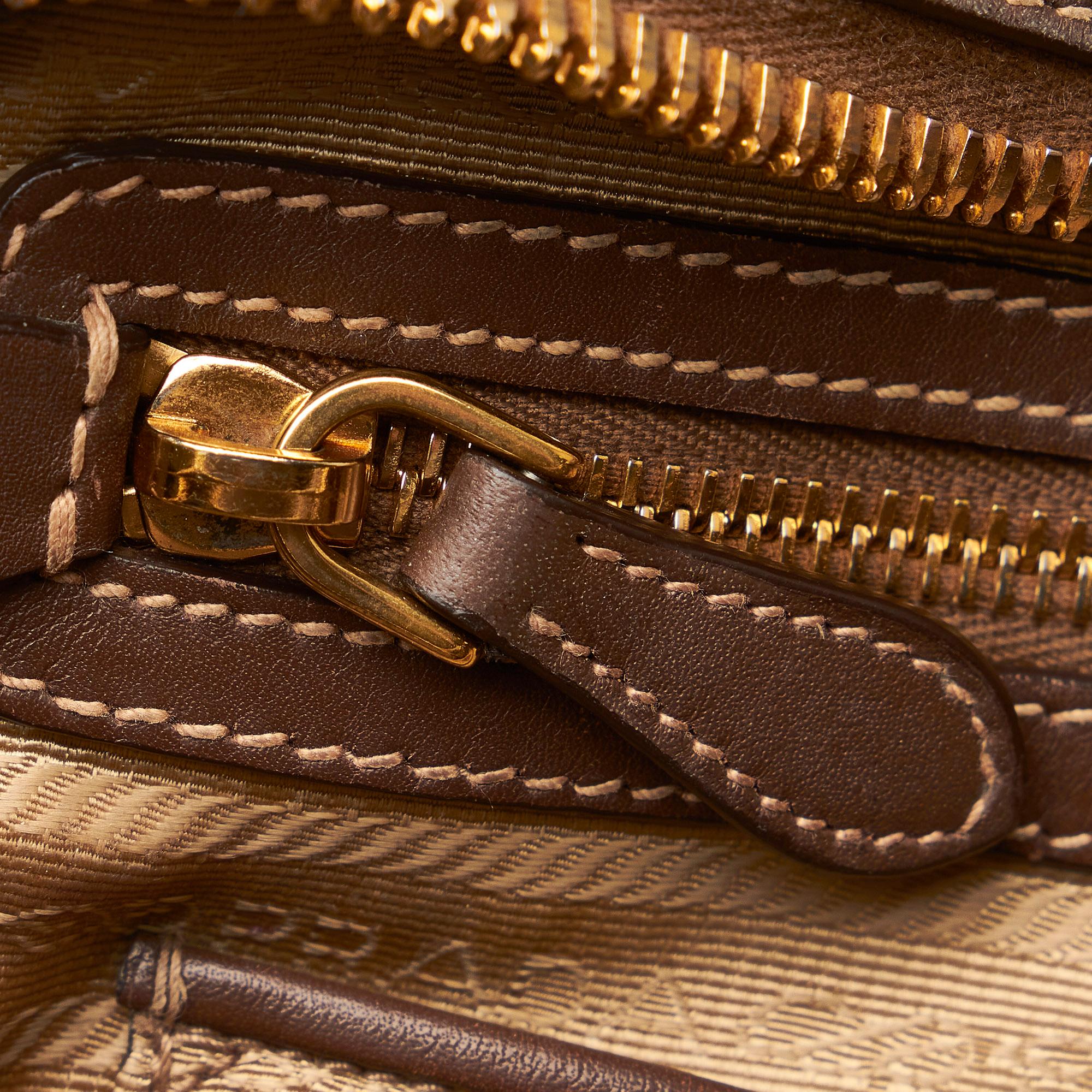Prada Canapa Logo Satchel (SHG-na9faZ)