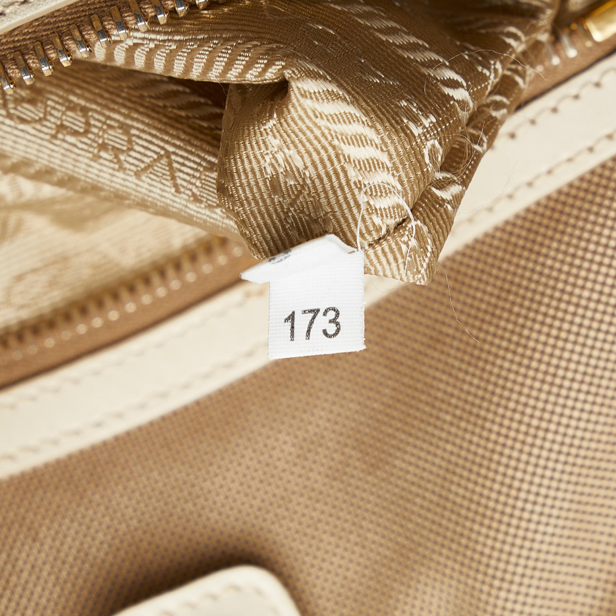 Prada Canapa Logo Satchel (SHG-x9apjX)