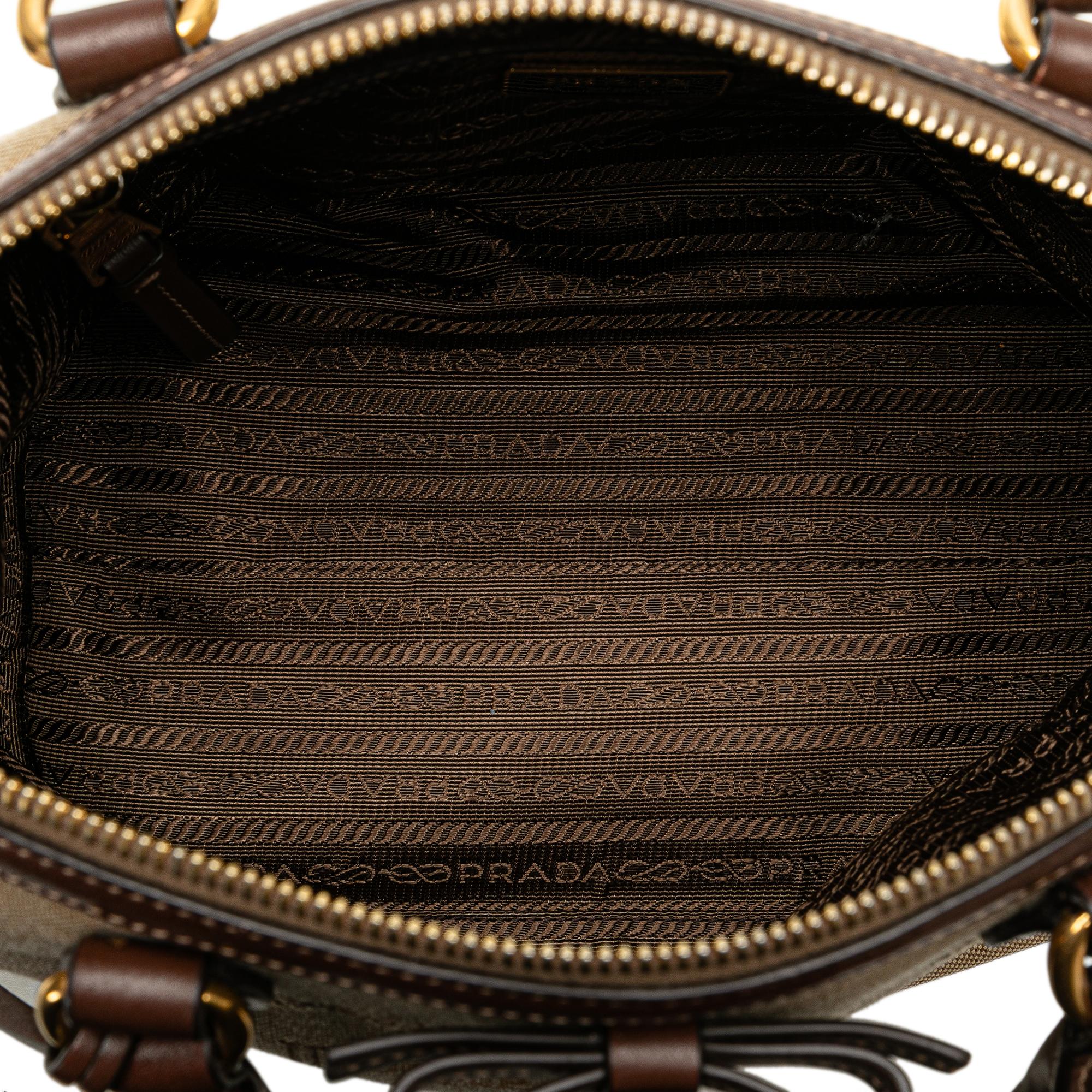 Prada Canapa Logo Satchel (SHG-idyuYZ)