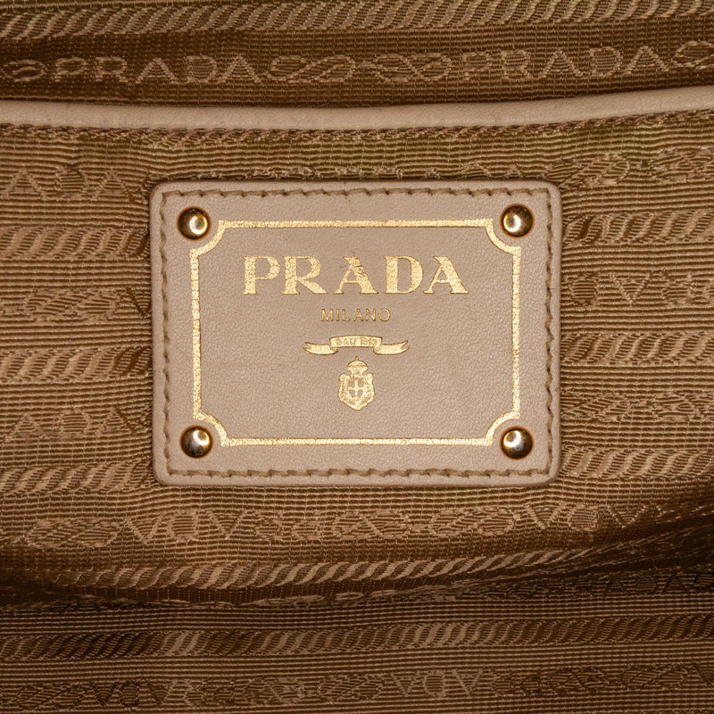 Prada Canapa Logo Shoulder Bag (SHG-6rnwXF)