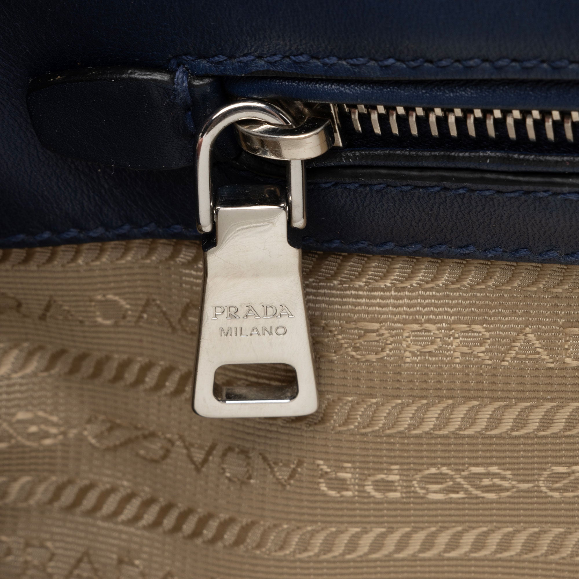 Prada Canvas Calfskin Stitch City Tote (SHF-FzLXxK)