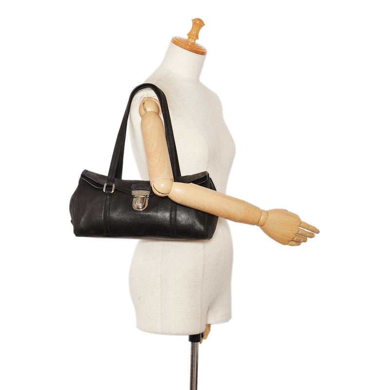 Prada Easy Shoulder Bag (SHG-FlM7Sg)