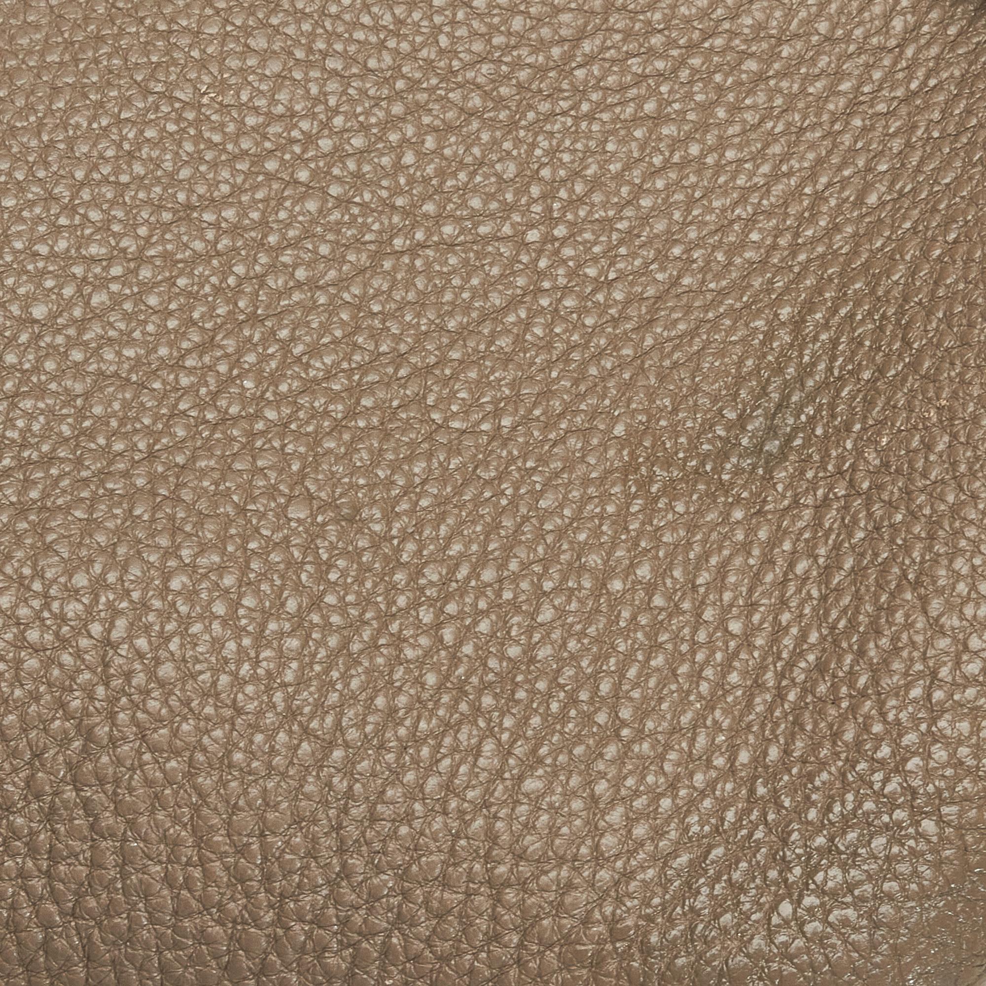Prada Embossed Logo Leather Tote (SHG-wrixDz)