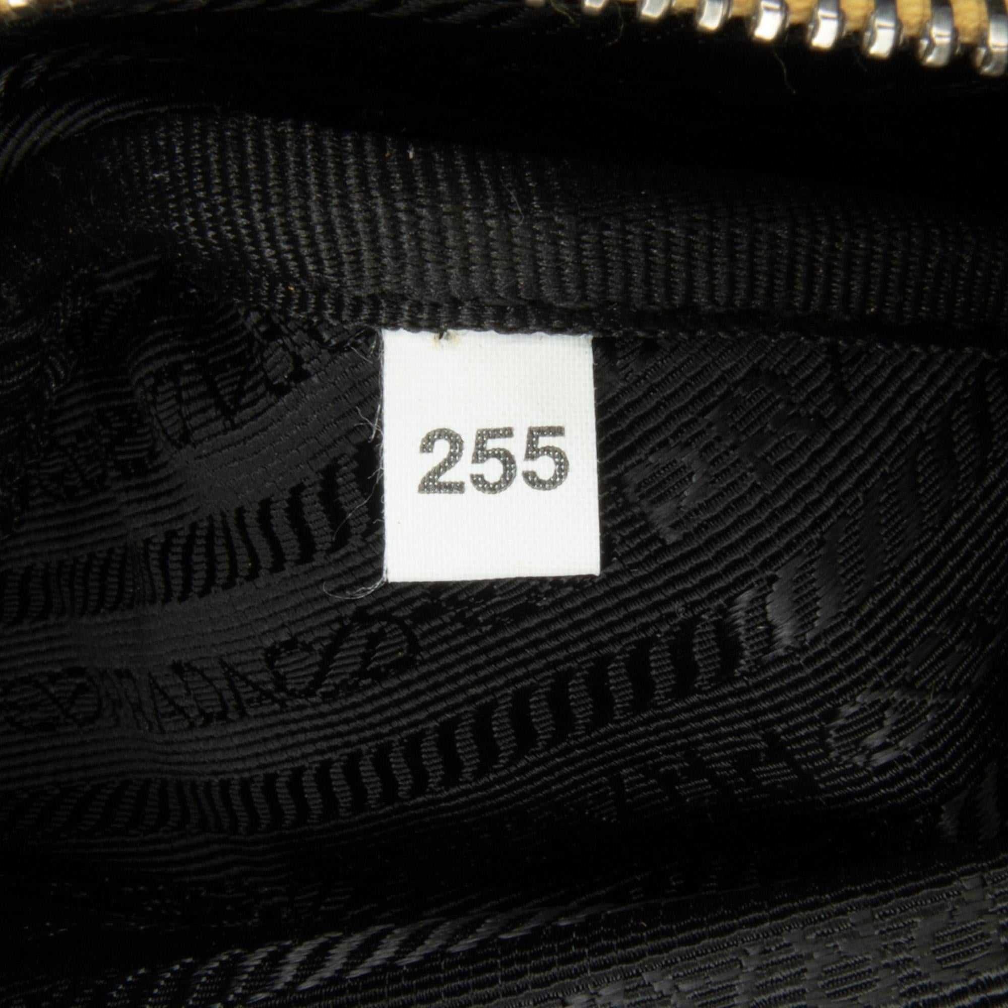 Prada Grace Lux Triangle Crossbody (SHG-rrzMkw)