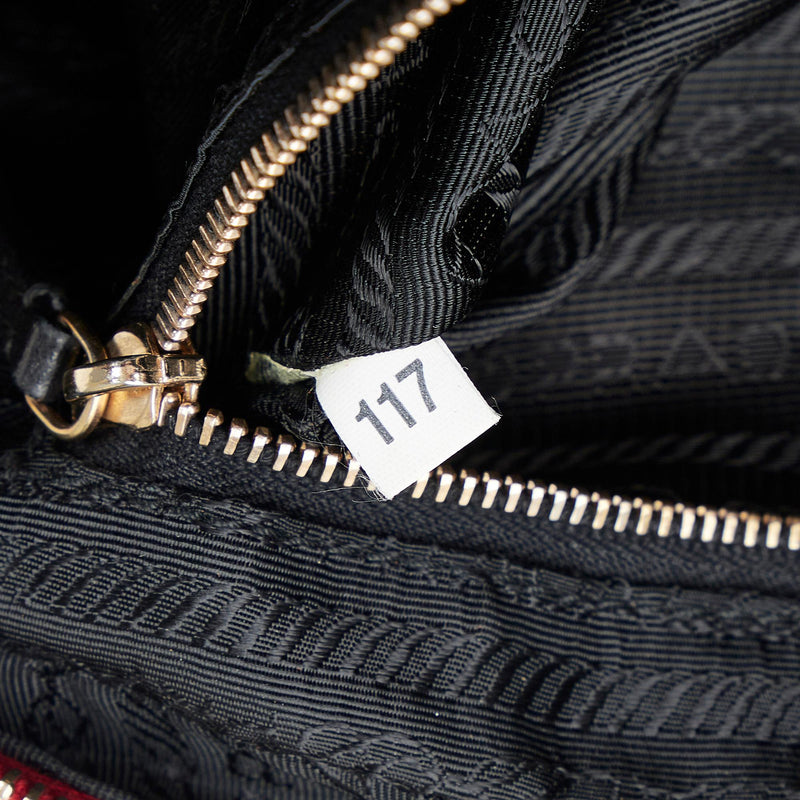 Prada Grommet Handbag (SHG-aQ3nam)