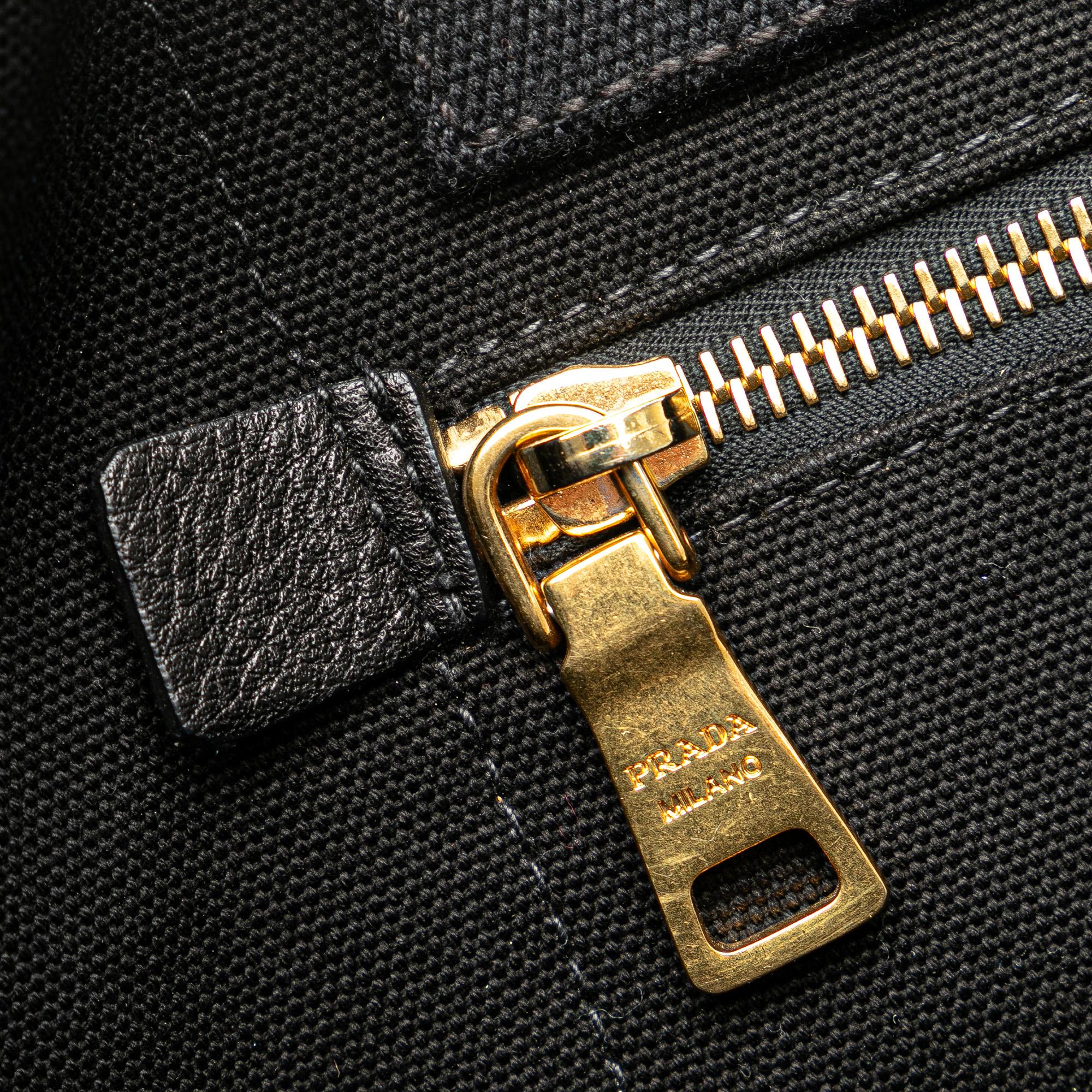 Prada Large Canvas Canapa Logo Satchel (SHG-00k7Ht)