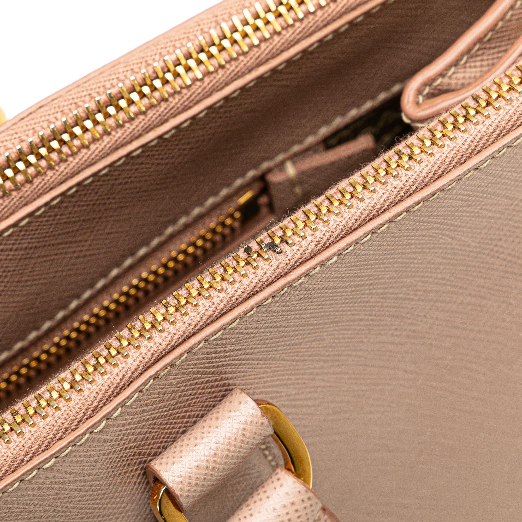 Prada Large Saffiano Galleria Double Zip (SHG-XX4cMw)