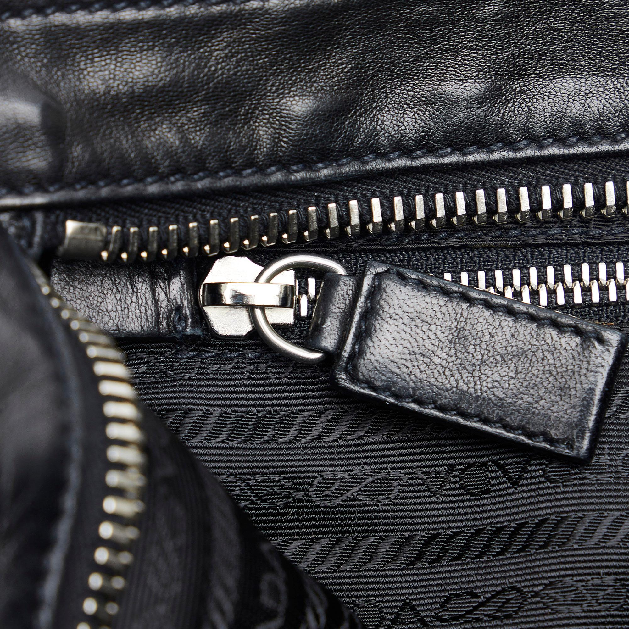 Prada Leather Crossbody Bag (SHG-wrJKSC)