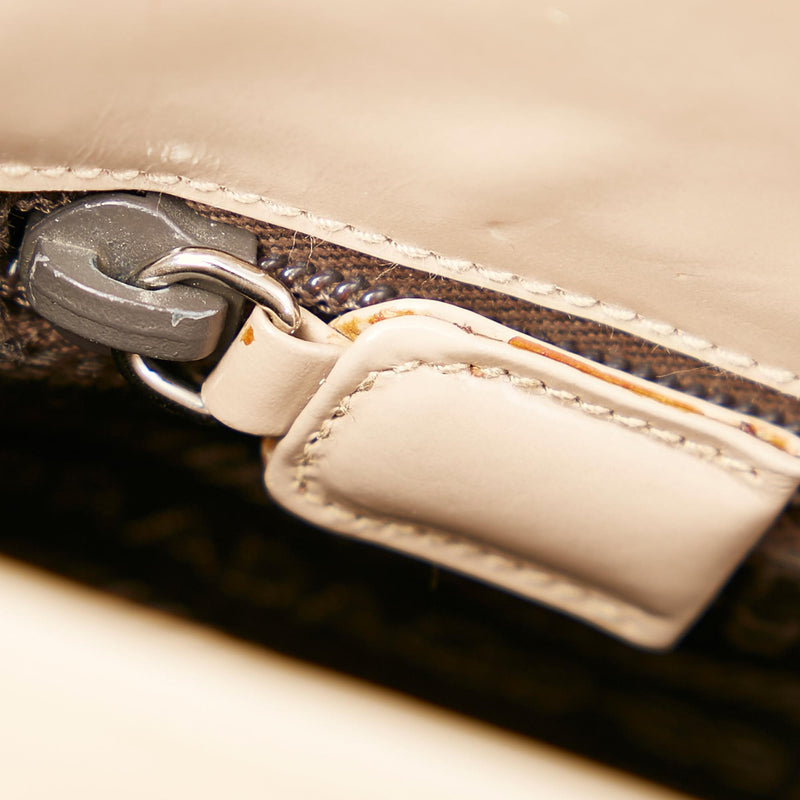 Prada Leather Shoulder Bag (SHG-31793)
