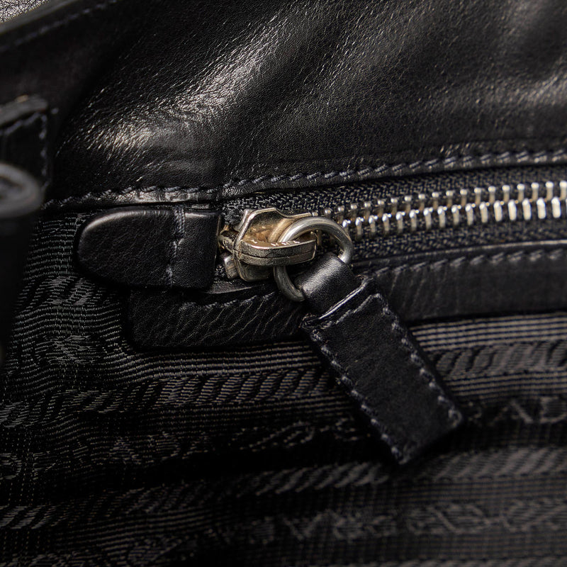 Prada Leather Shoulder Bag (SHG-kzN8pc)