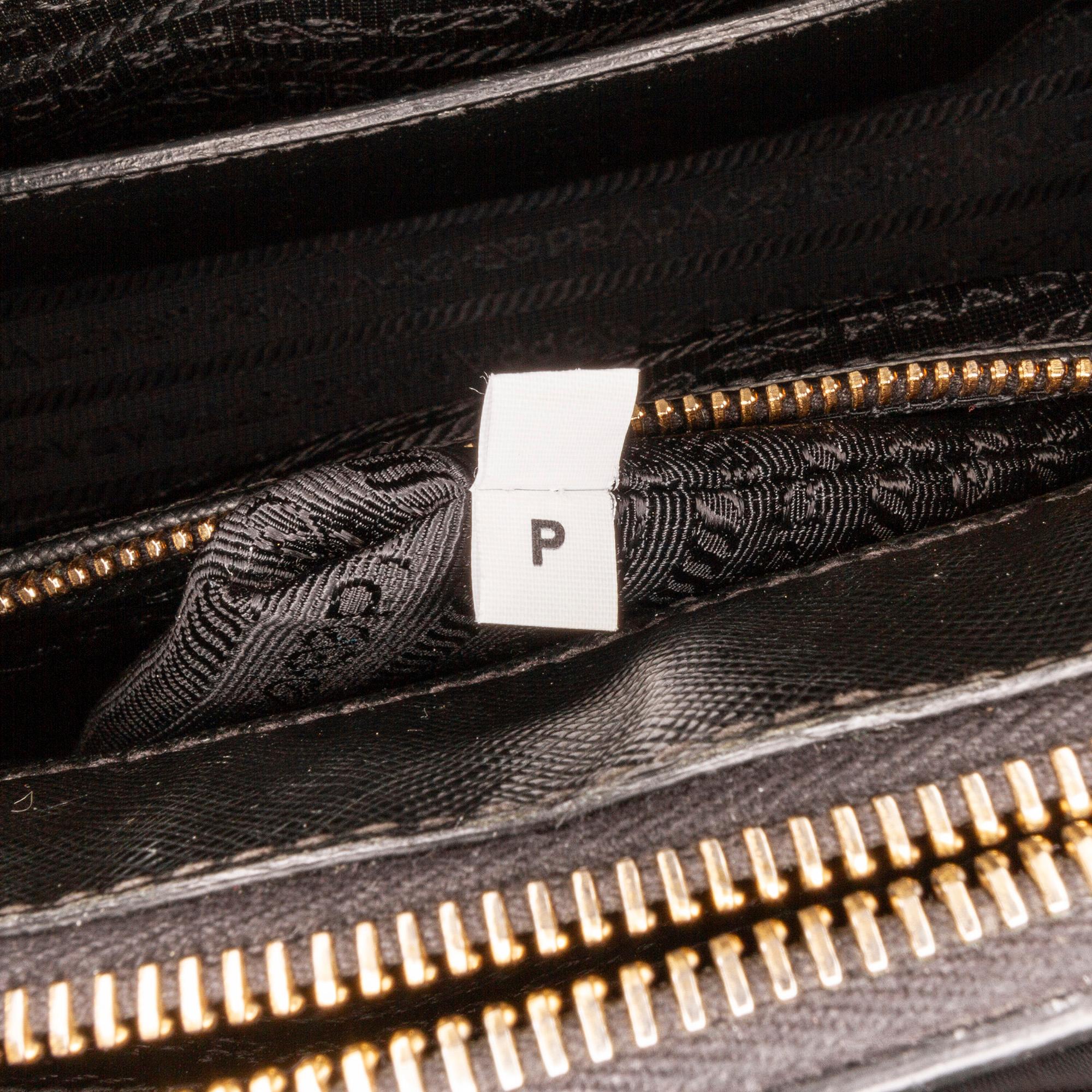 Prada Medium Saffiano Lux Galleria Double Zip (SHG-VEfACp)