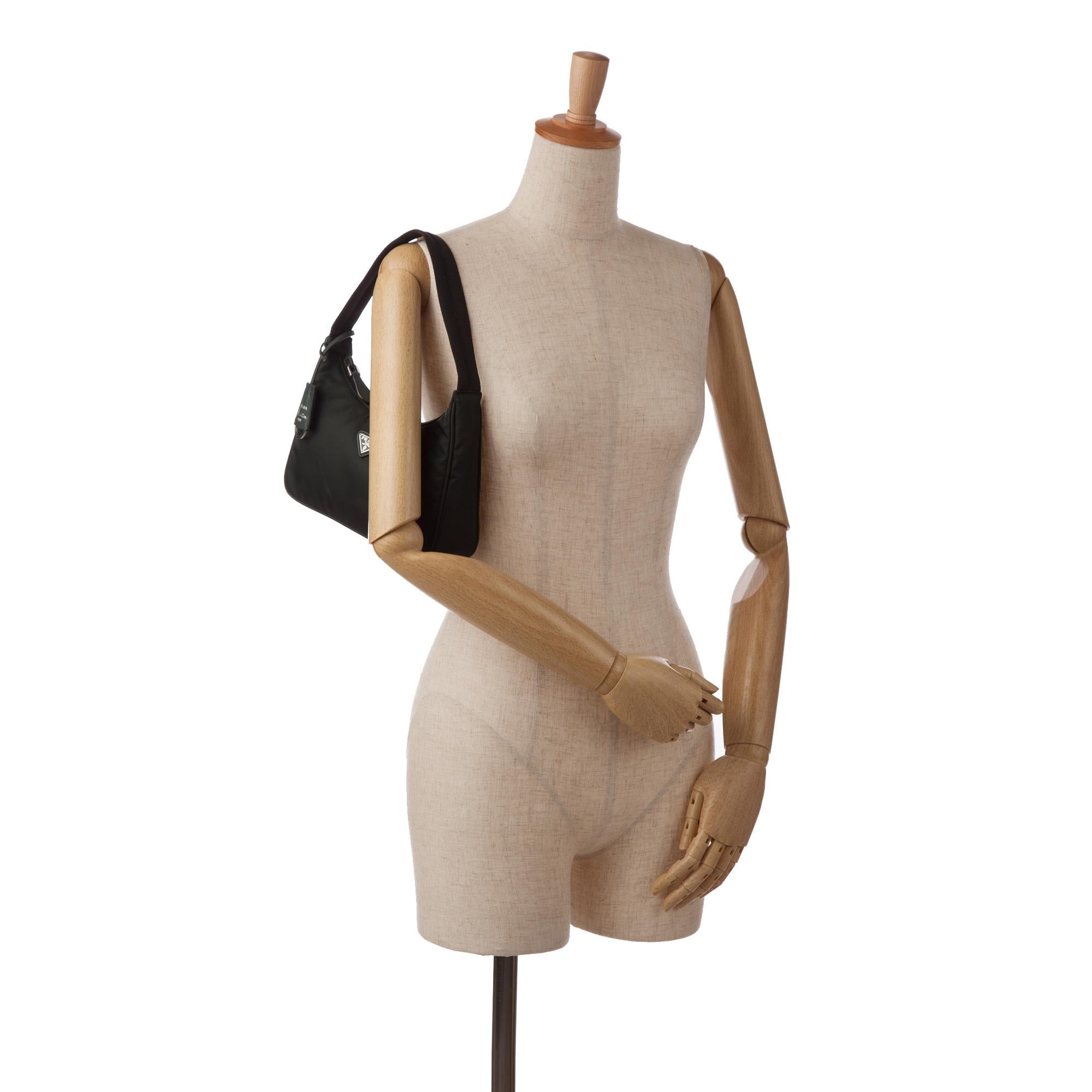 Prada Mini Tessuto Re Edition 2000 Baguette (SHG-dmUPtN)