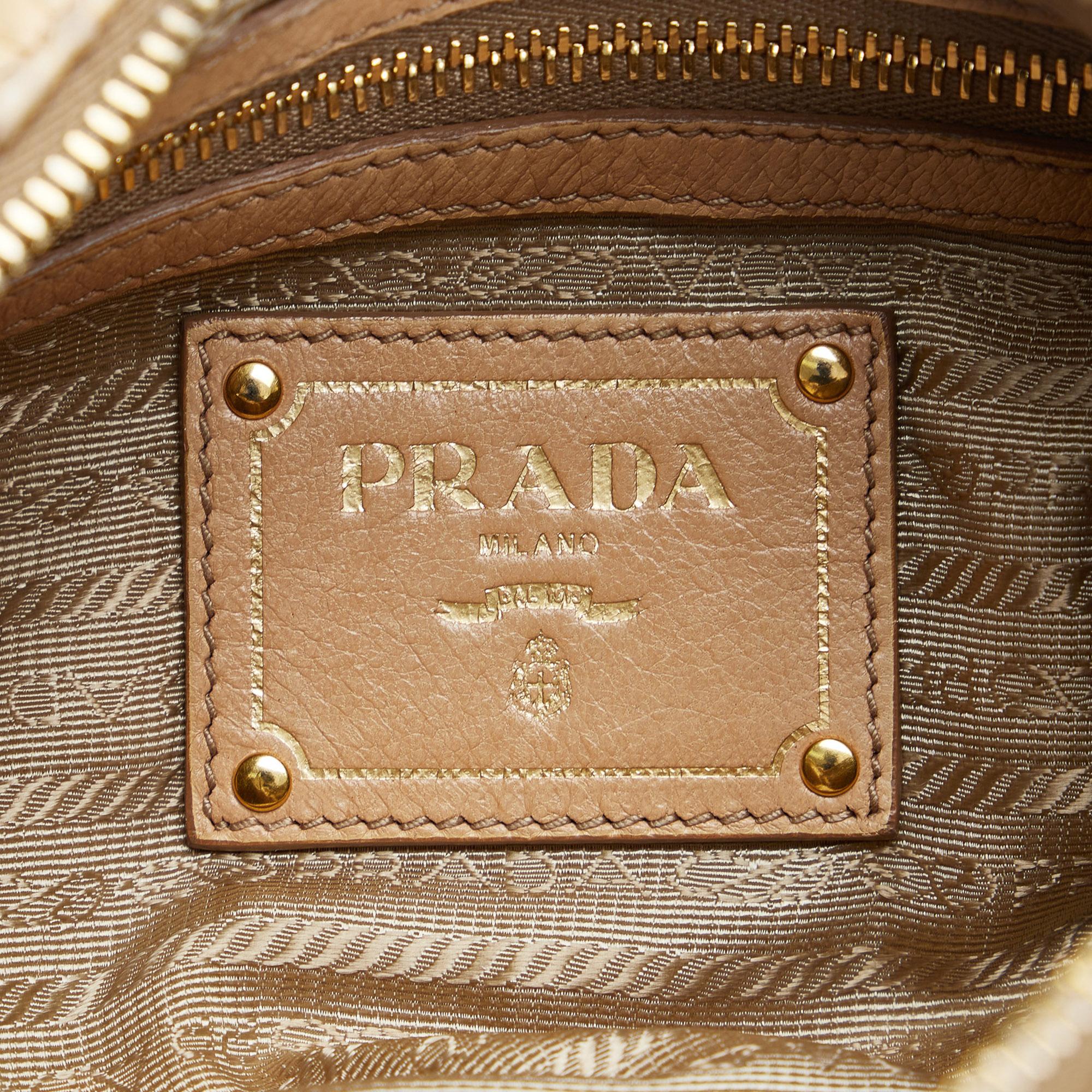 Prada Nappa Gaufre Chain Shoulder Bag (SHG-tjjCqR)