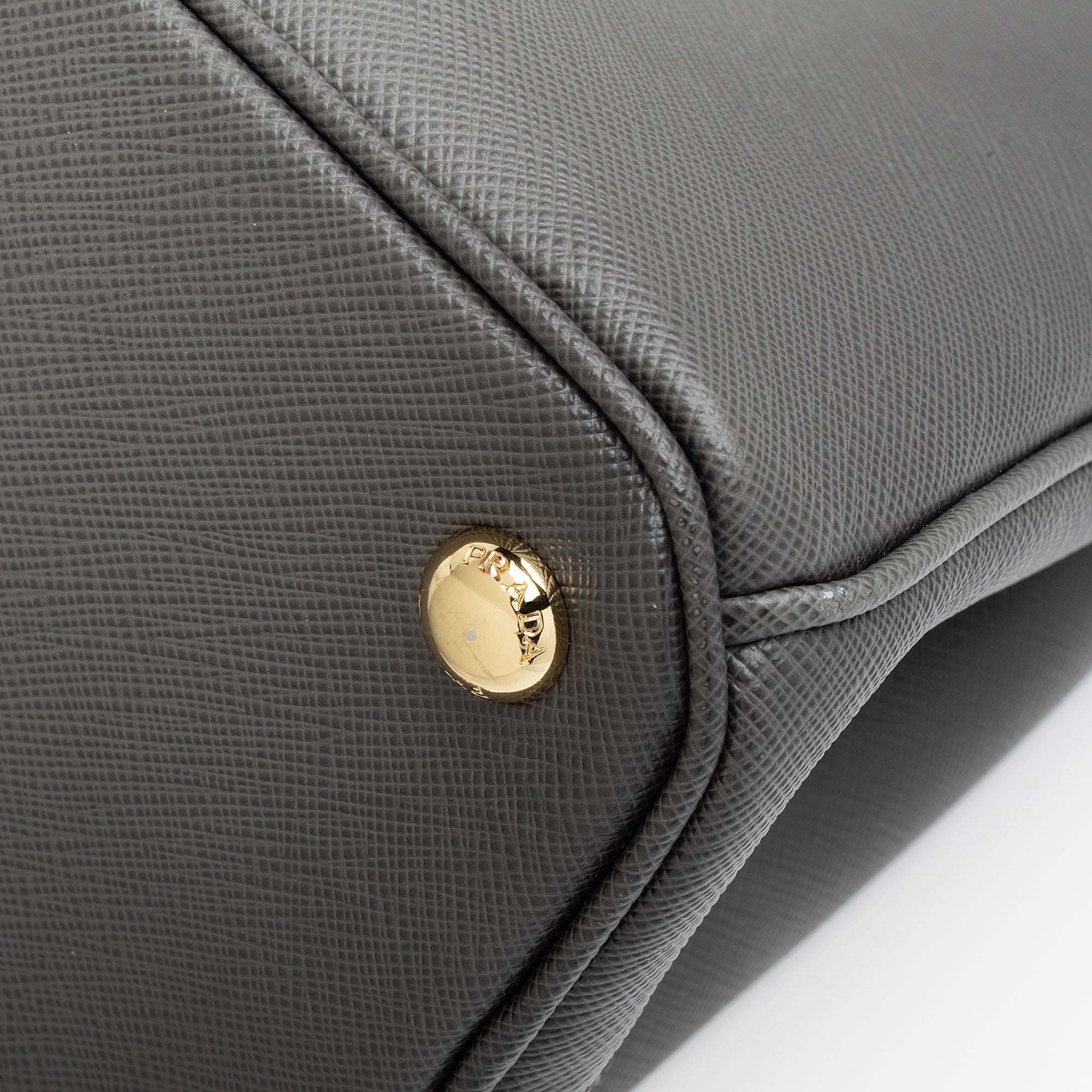 Prada Saffiano Ombre Lux Galleria Medium Tote (SHF-zz0GrF)