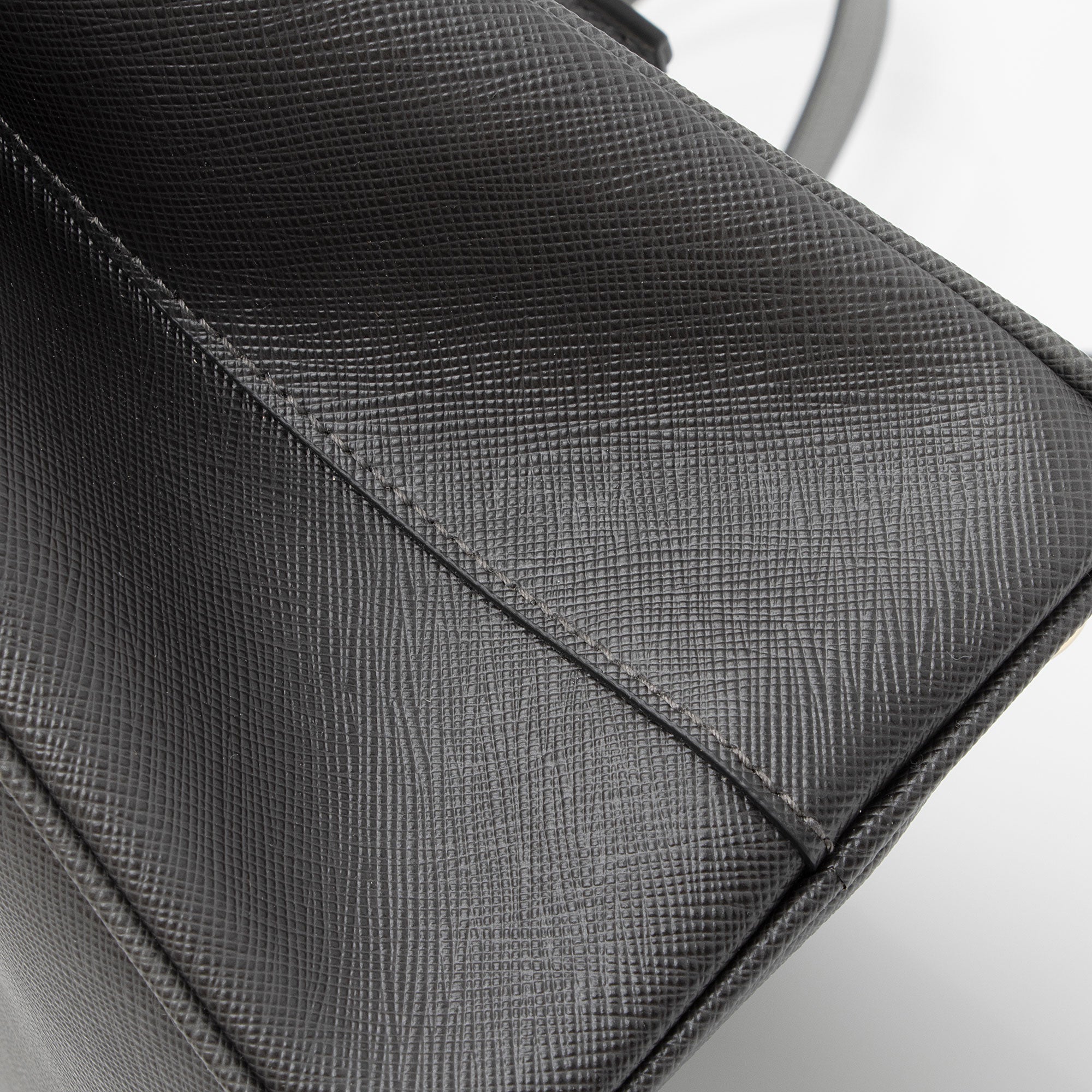 Prada Saffiano Ombre Lux Galleria Medium Tote (SHF-zz0GrF)