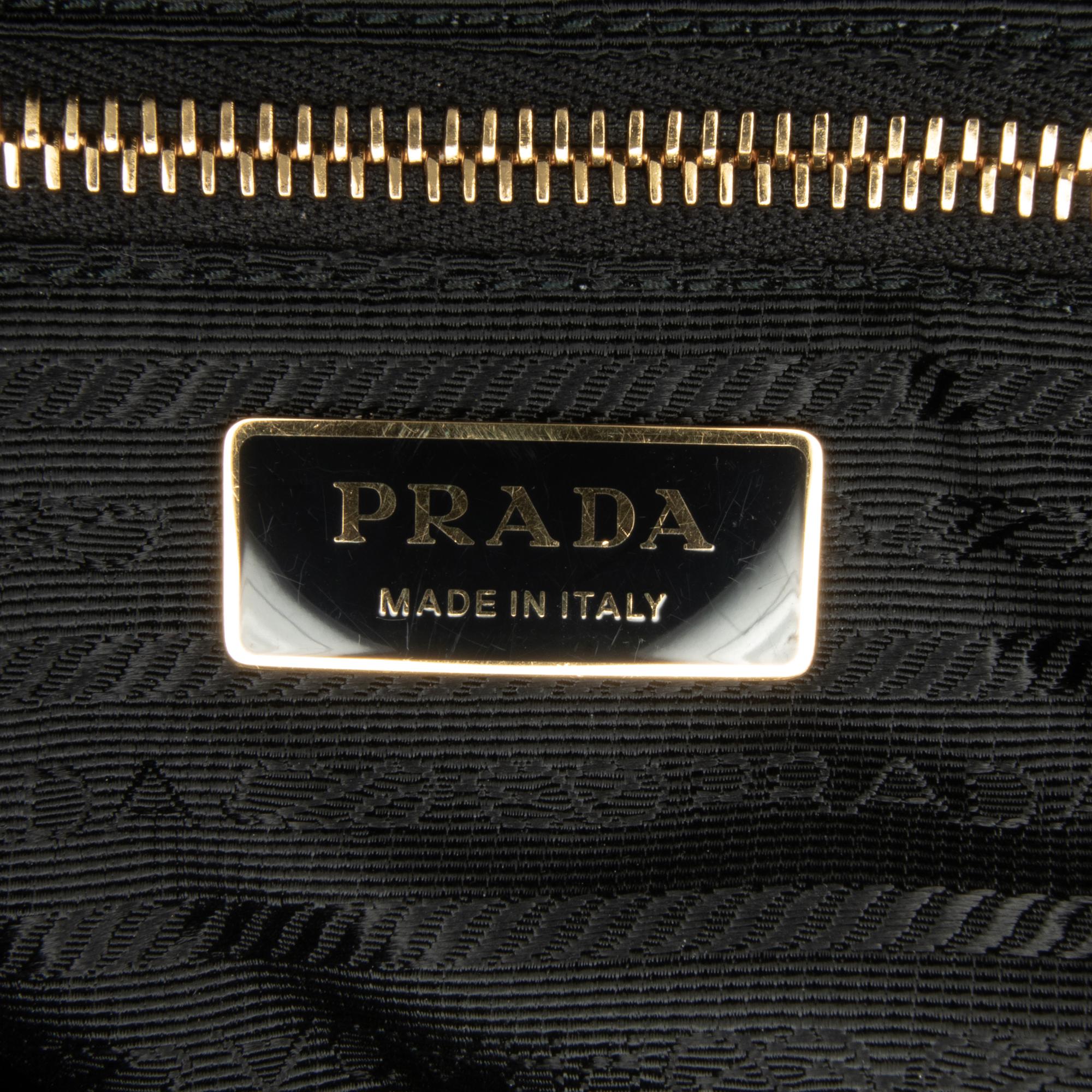 Prada Re-Nylon Re-Edition 1995 Chaine Shoulder Bag (SHG-UjeRfW)