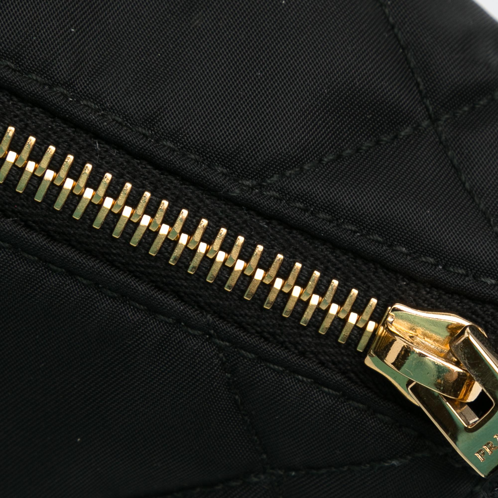 Prada Re-Nylon Re-Edition 1995 Chaine Shoulder Bag (SHG-UjeRfW)