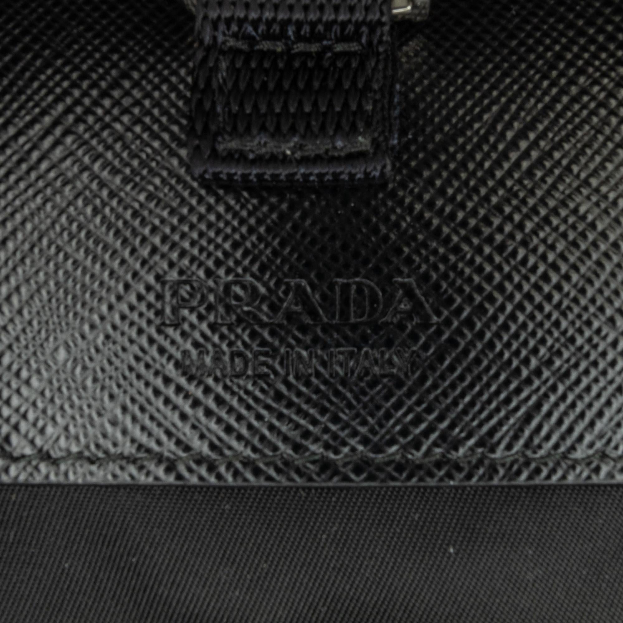 Prada Re-Nylon and Saffiano Smartphone Case (SHG-O3Uw9r)