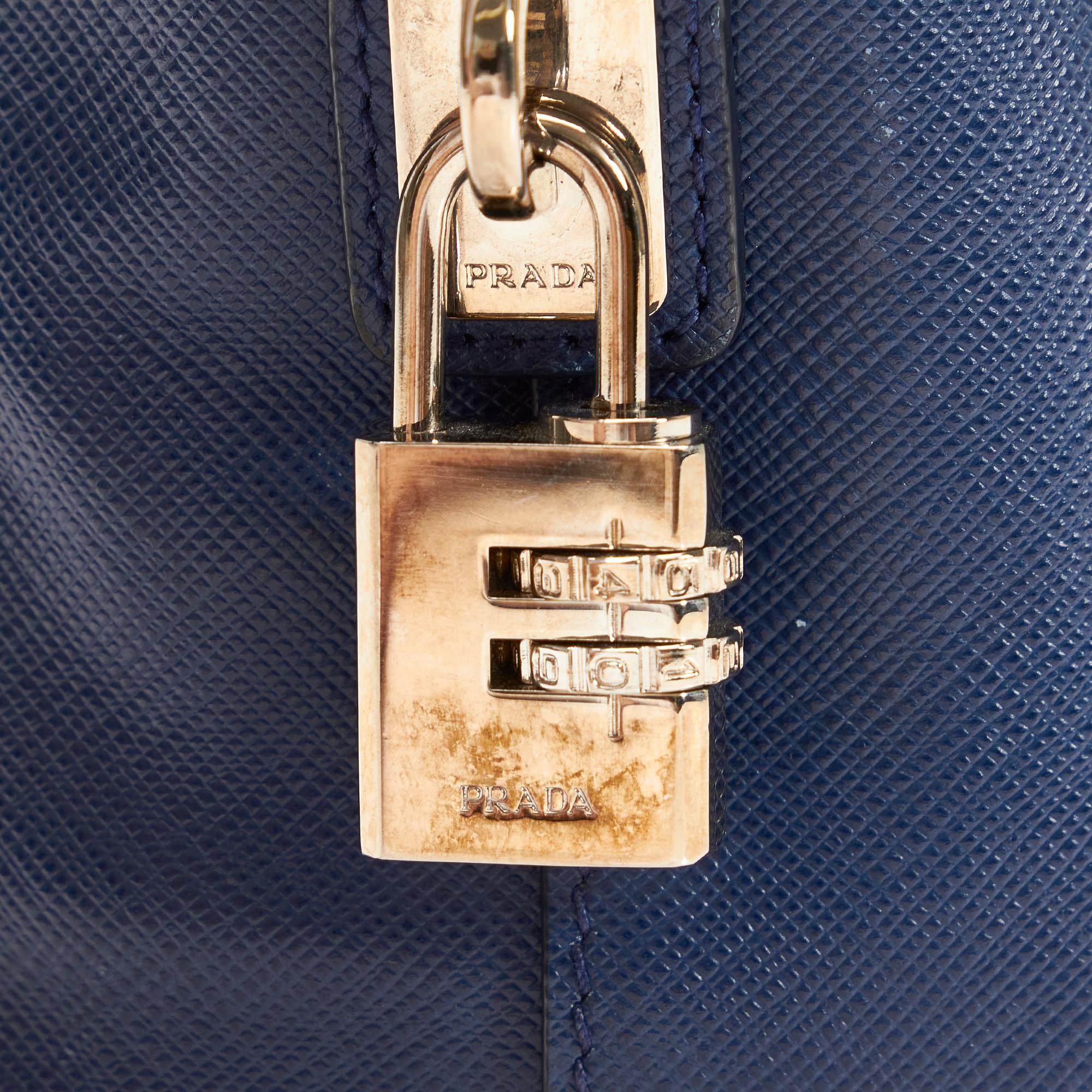 Prada Saffiano Business Bag (SHG-4UxAsG)