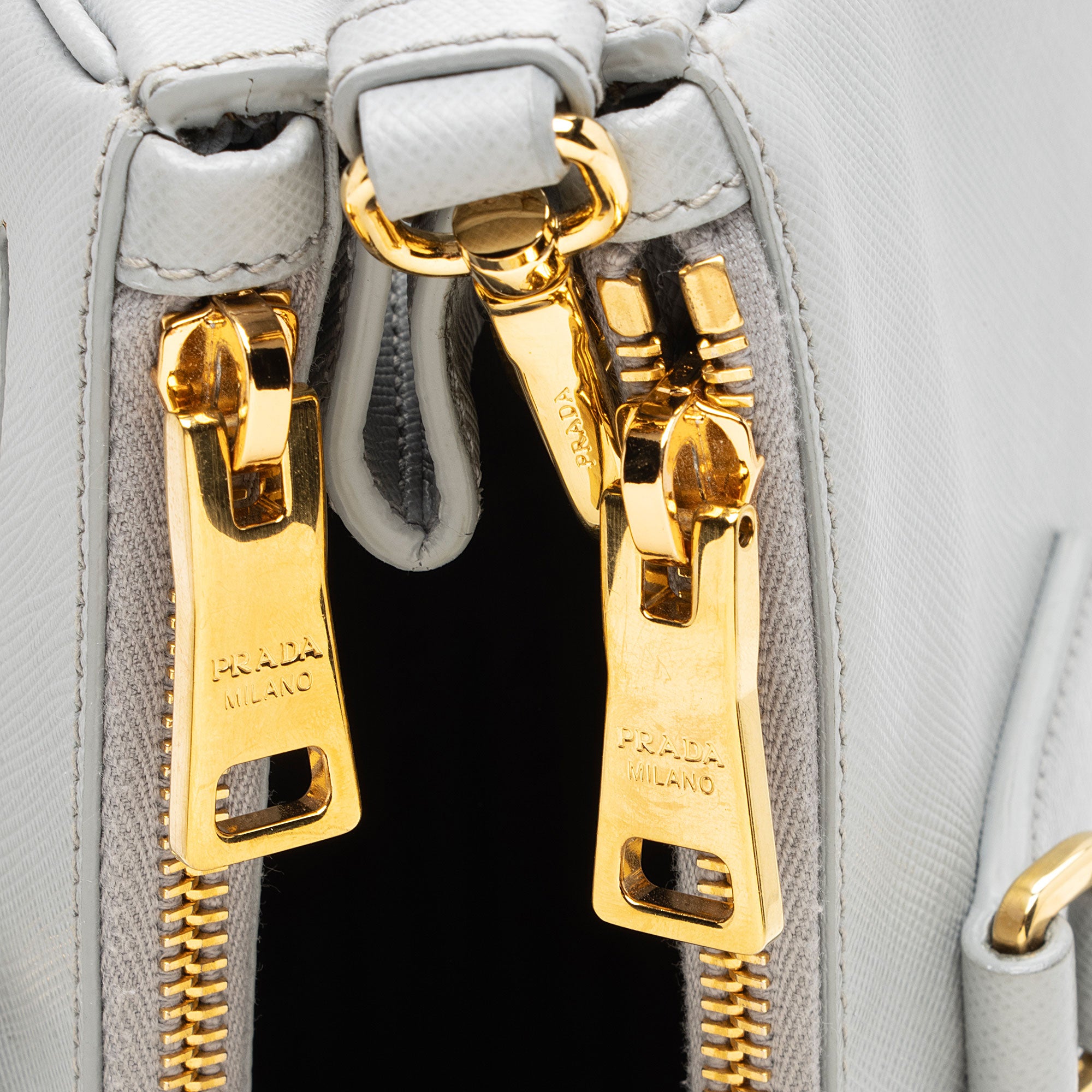 Prada Saffiano Lux Double Zip Medium Tote (SHF-Aob7u3)