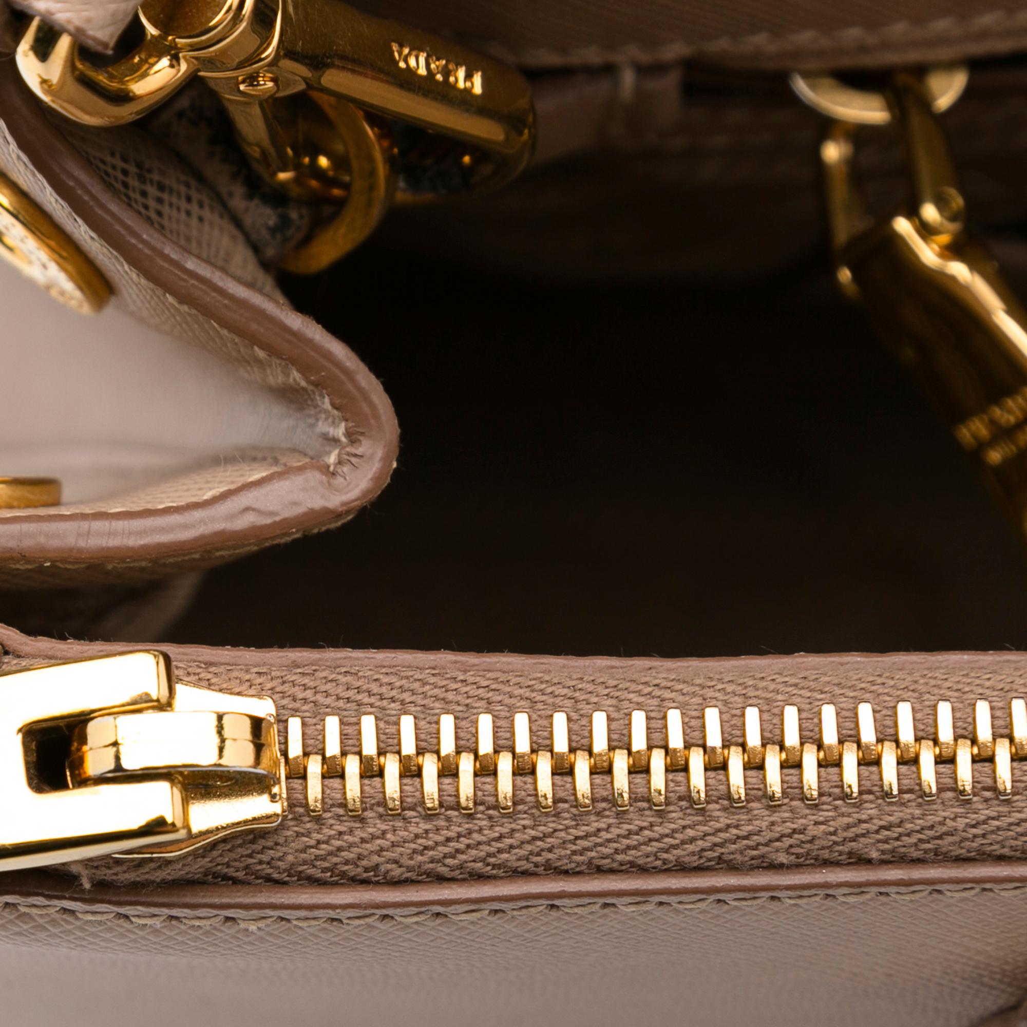 Prada Saffiano Lux Galleria Double Zip (SHG-Y0JNLO)