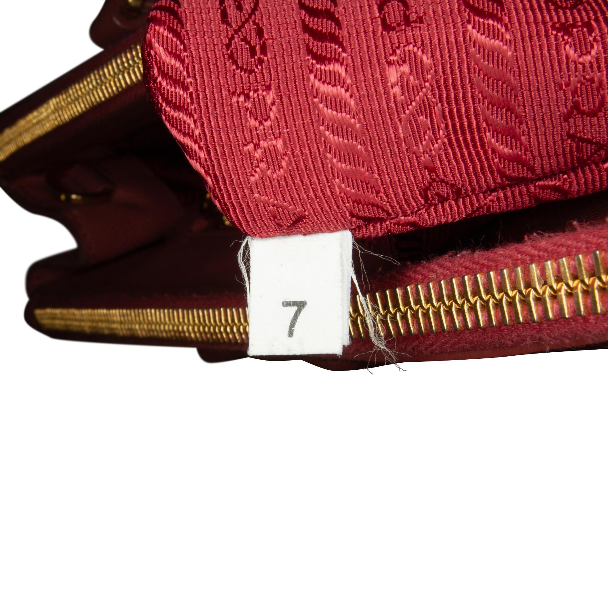 Prada Saffiano Lux Galleria Double Zip (SHG-CdFeEN)