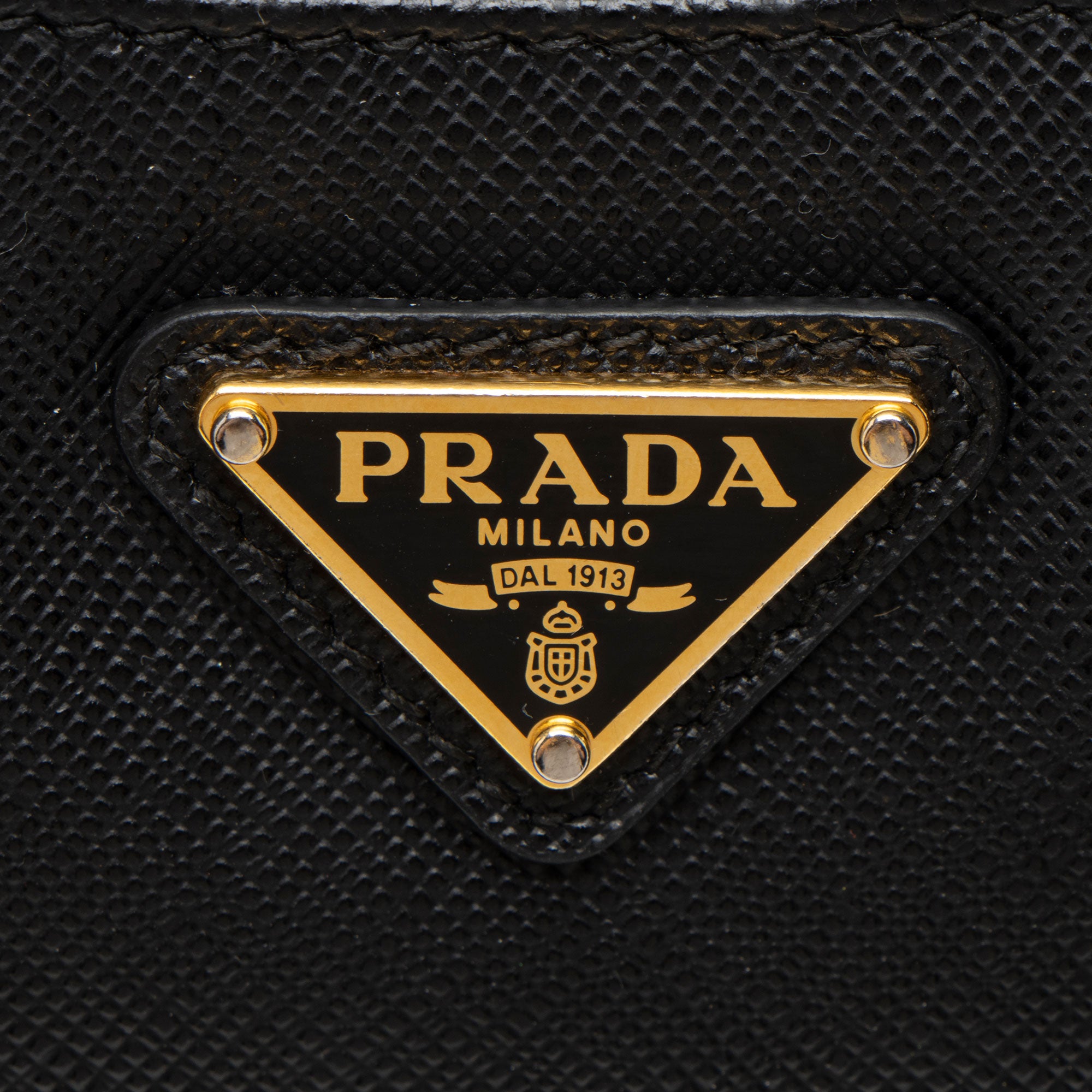 Prada Saffiano Re-Edition 2005 Crossbody