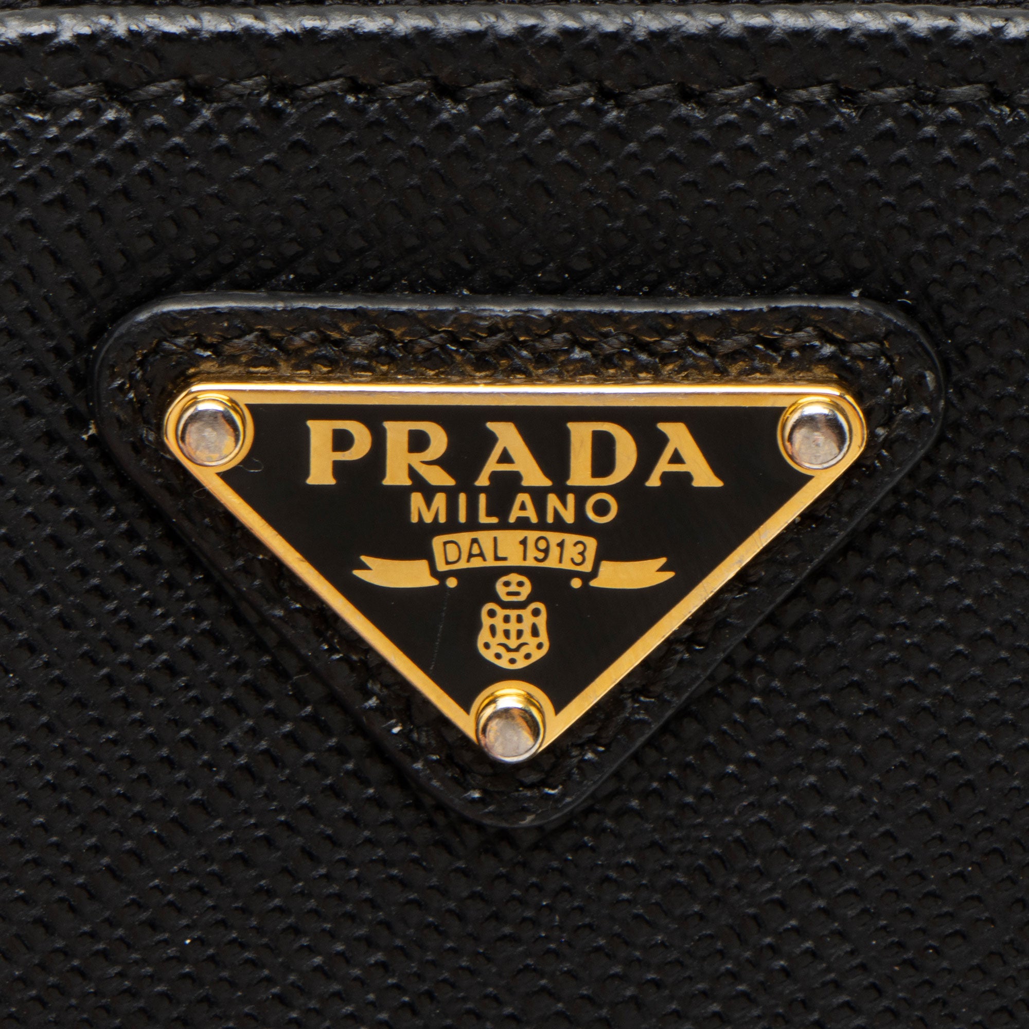 Prada Saffiano Re-Edition 2005 Crossbody
