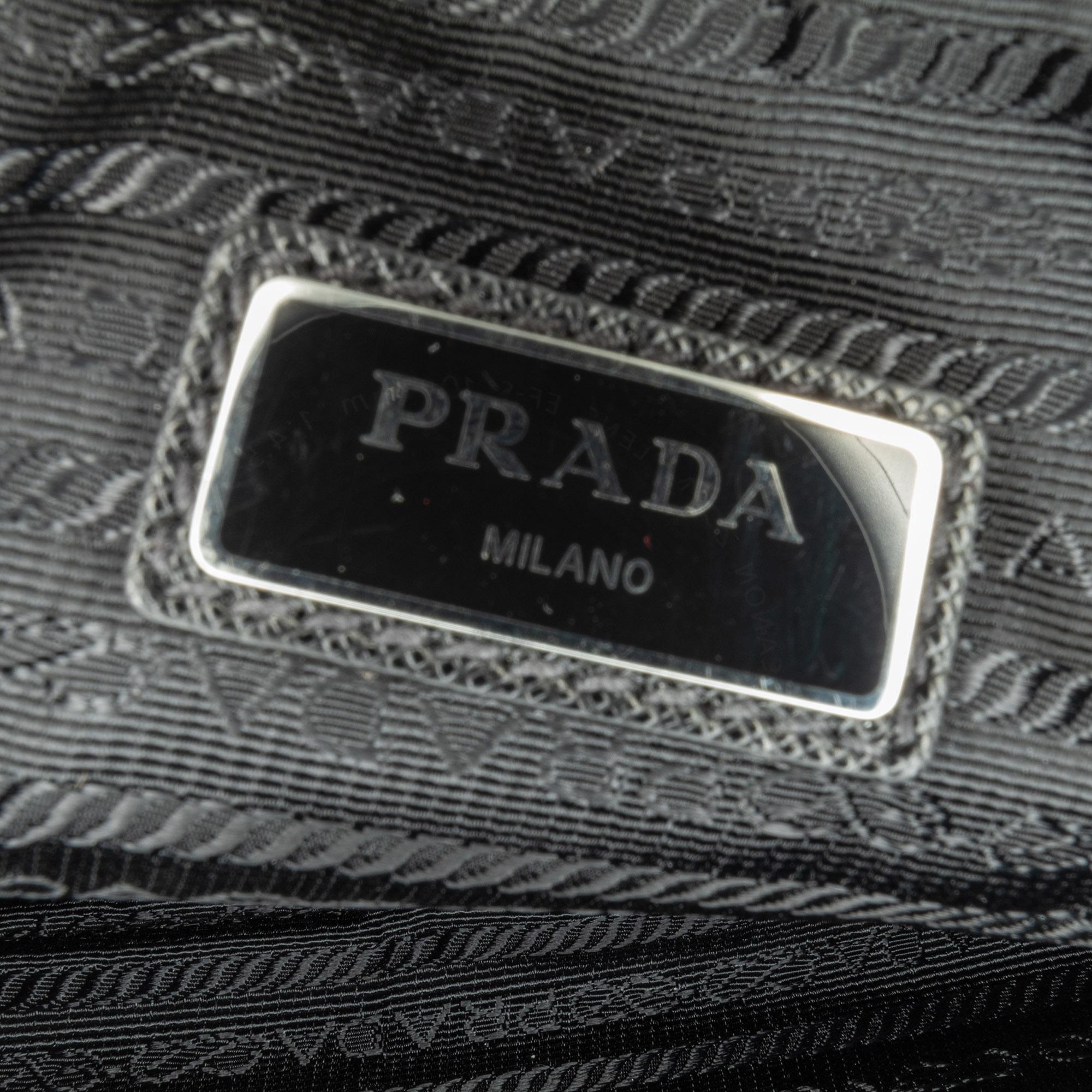 Prada Saffiano Re-Edition Zip Messenger (SHG-L9CUCl)