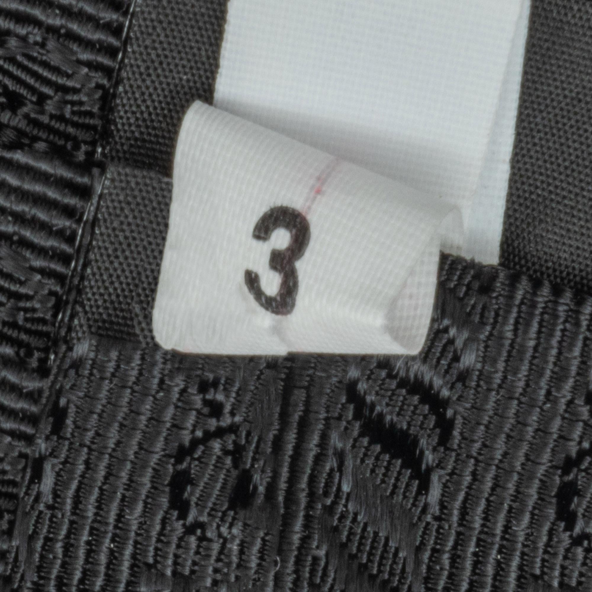 Prada Saffiano Re-Edition Zip Messenger (SHG-L9CUCl)