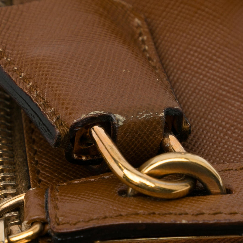 Prada Saffiano Shoulder Bag (SHG-P0zepV)