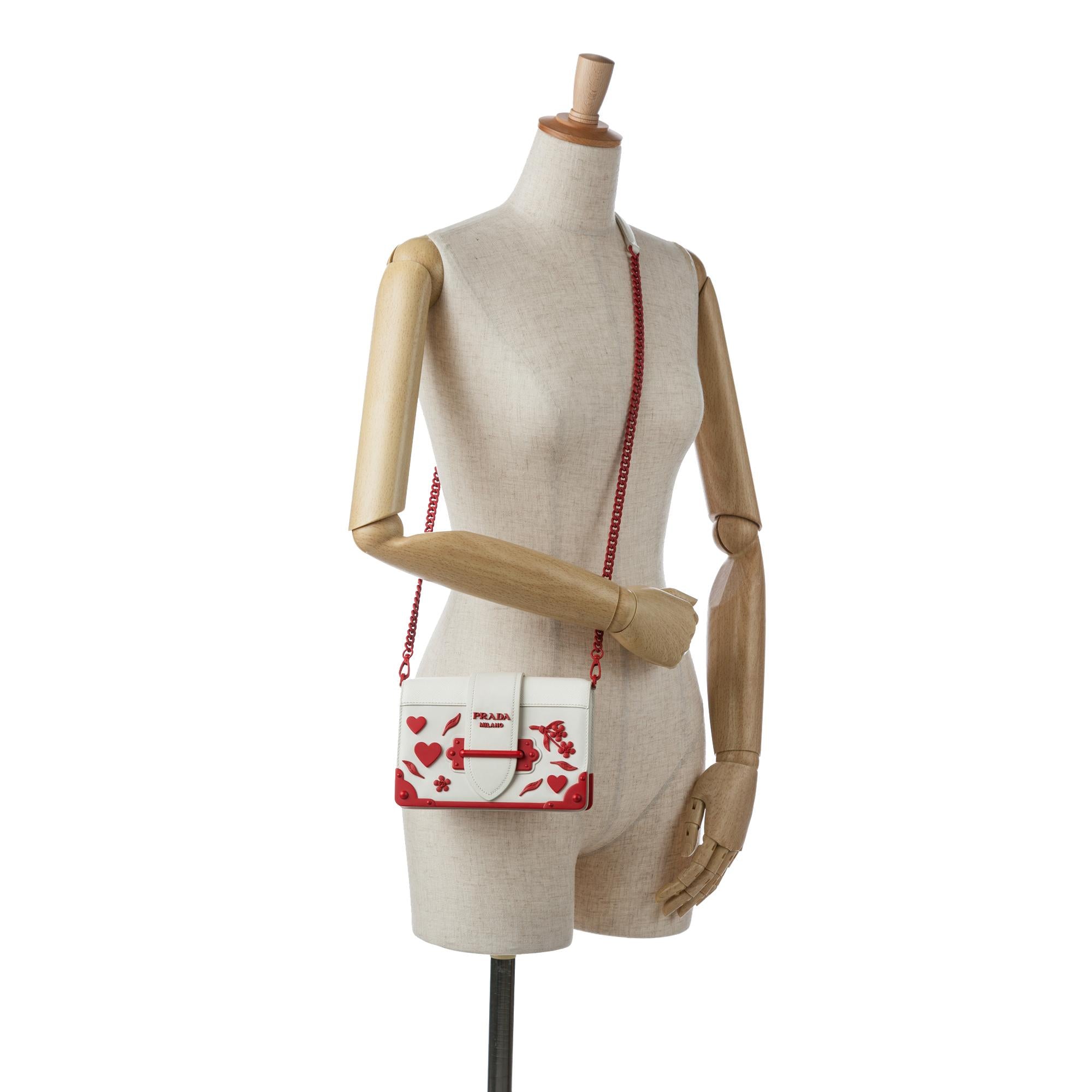 Prada Saffiano Trimmed City Calf Cahier Flower Heart Bag (SHG-TTrQwq)