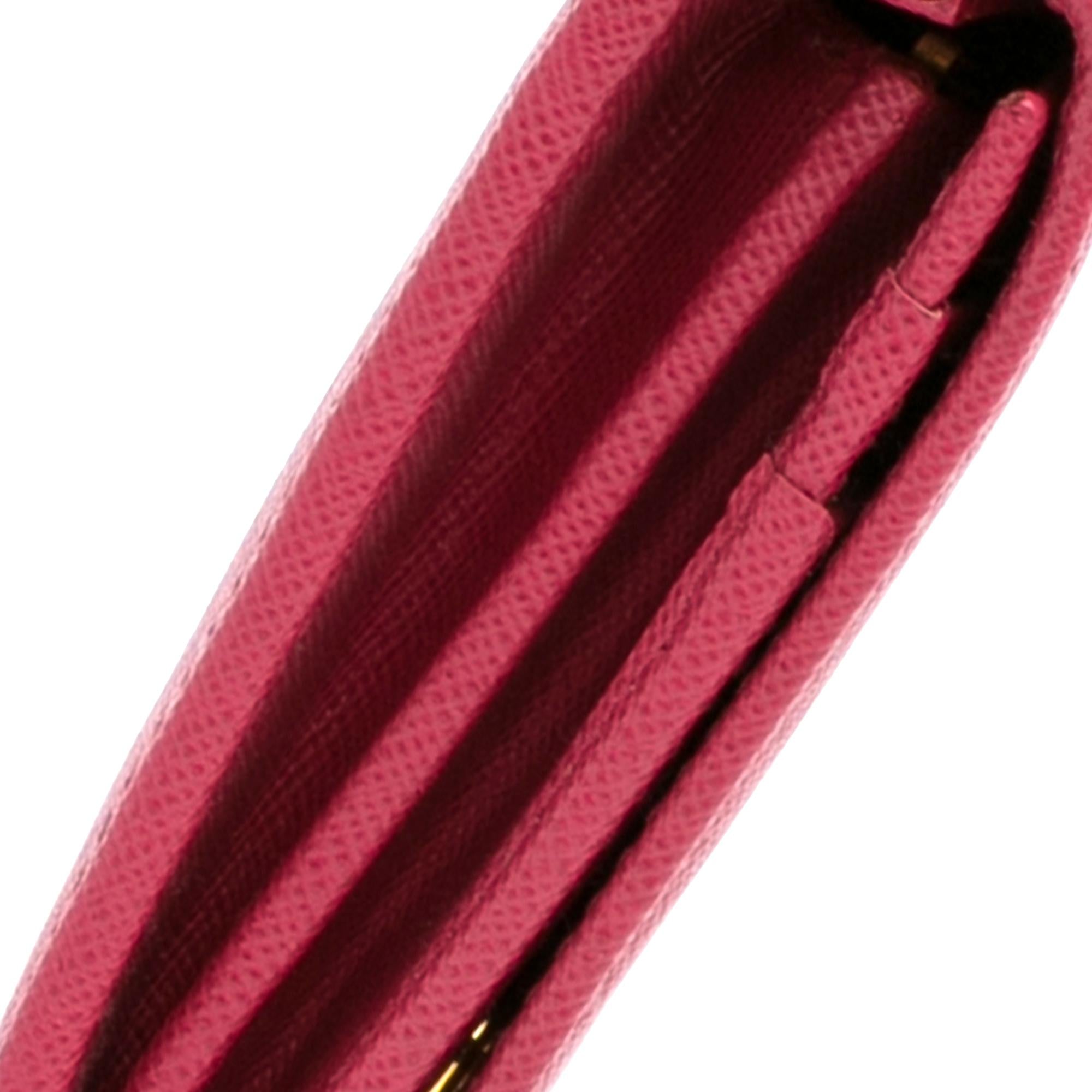 Prada Saffiano Wallet On Chain (SHG-Oo2xgN)
