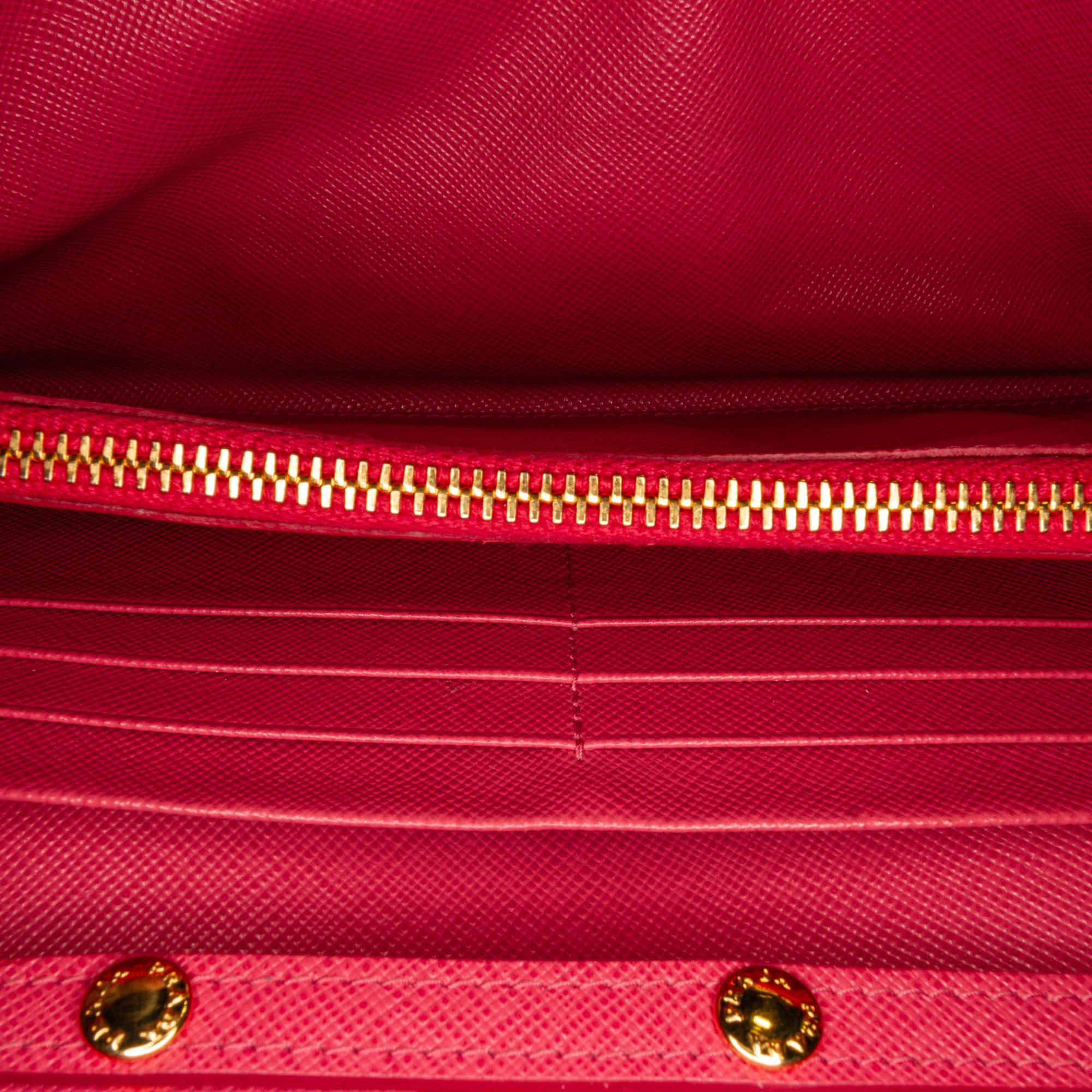 Prada Saffiano Wallet On Chain (SHG-Oo2xgN)