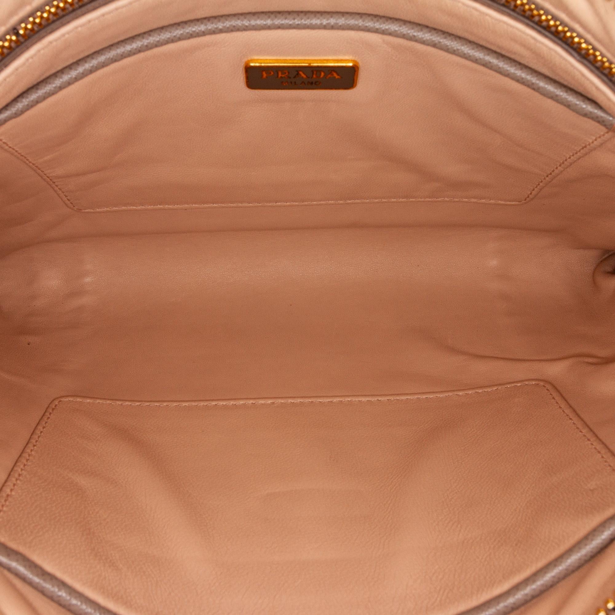 Prada Saffiano Zip Clutch (SHG-w9pW4U)