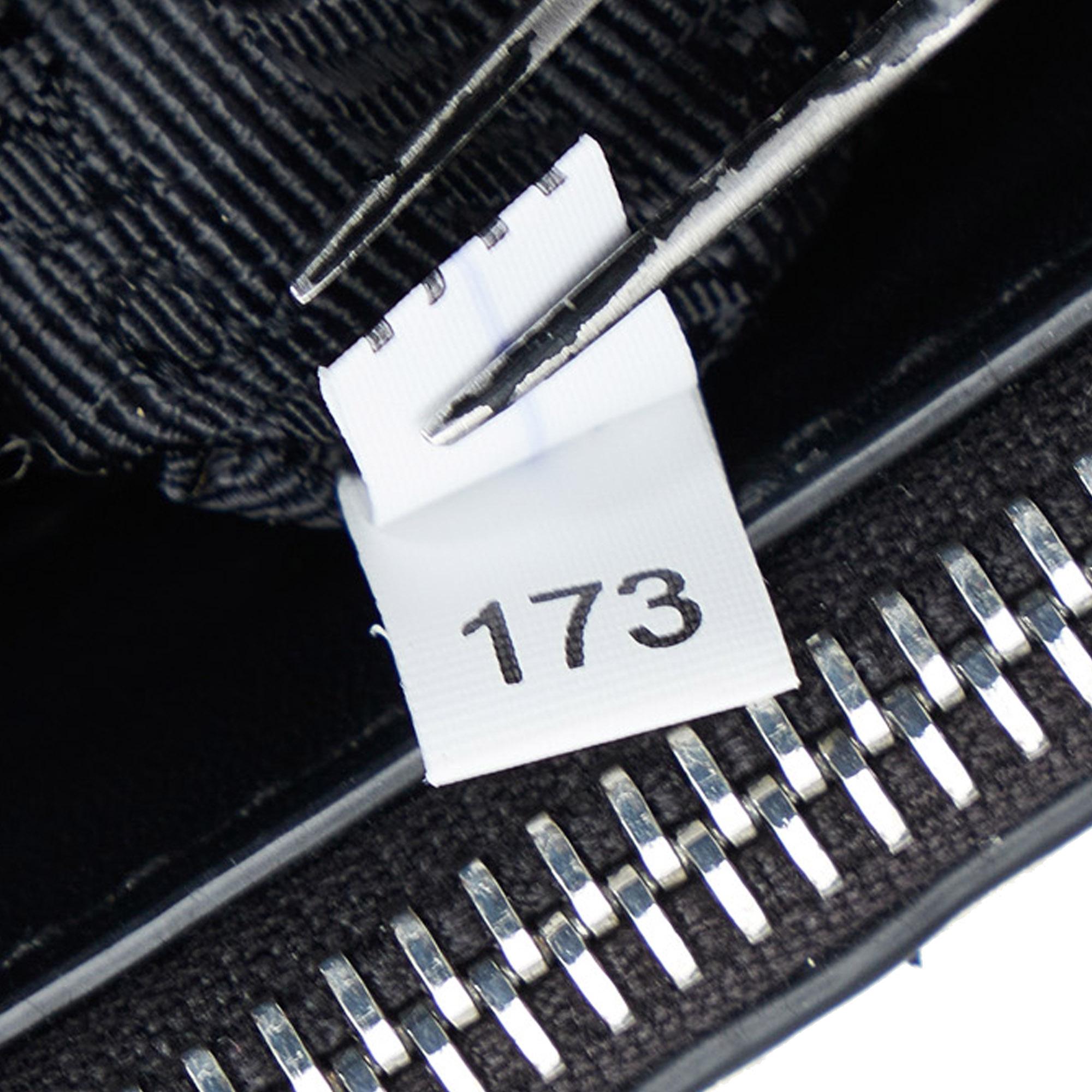 Prada Small City Calf Hand Stitched Galleria Double Zip (SHG-Tte58w)