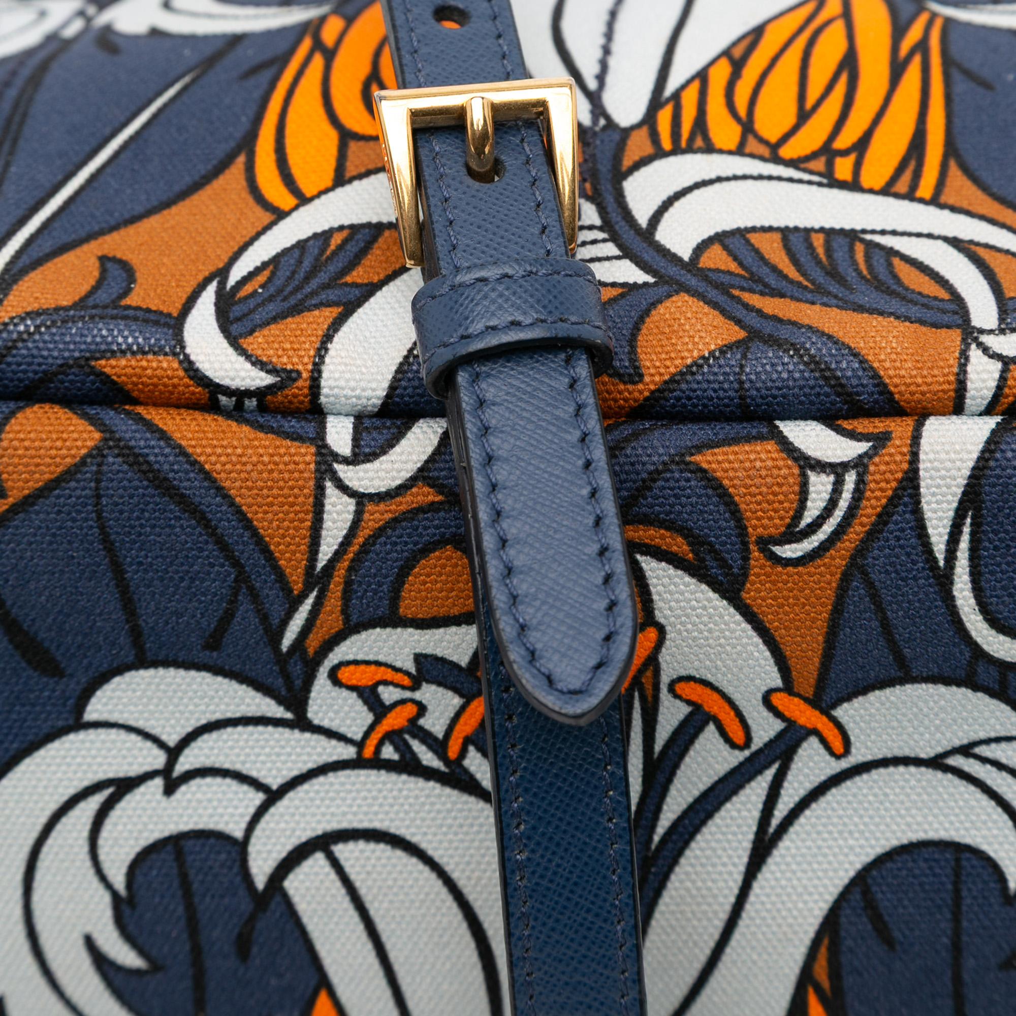 ABC　PRADA キャラクター柄 ボディバッグ Prada Alabastro Saffiano Face Art Print Satchel Bag B2710X