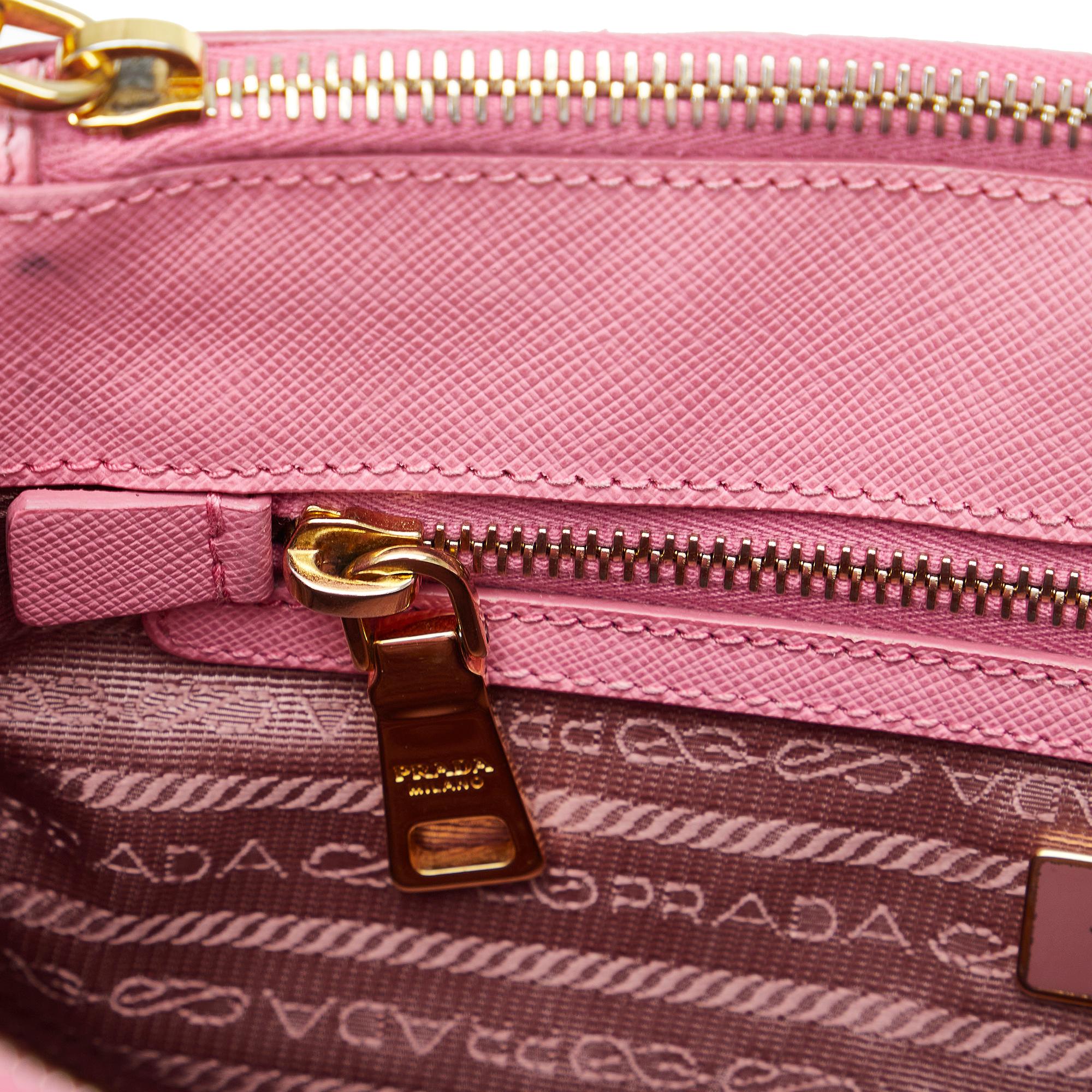 Prada Small Saffiano Galleria Double Zip (SHG-AxIVma)
