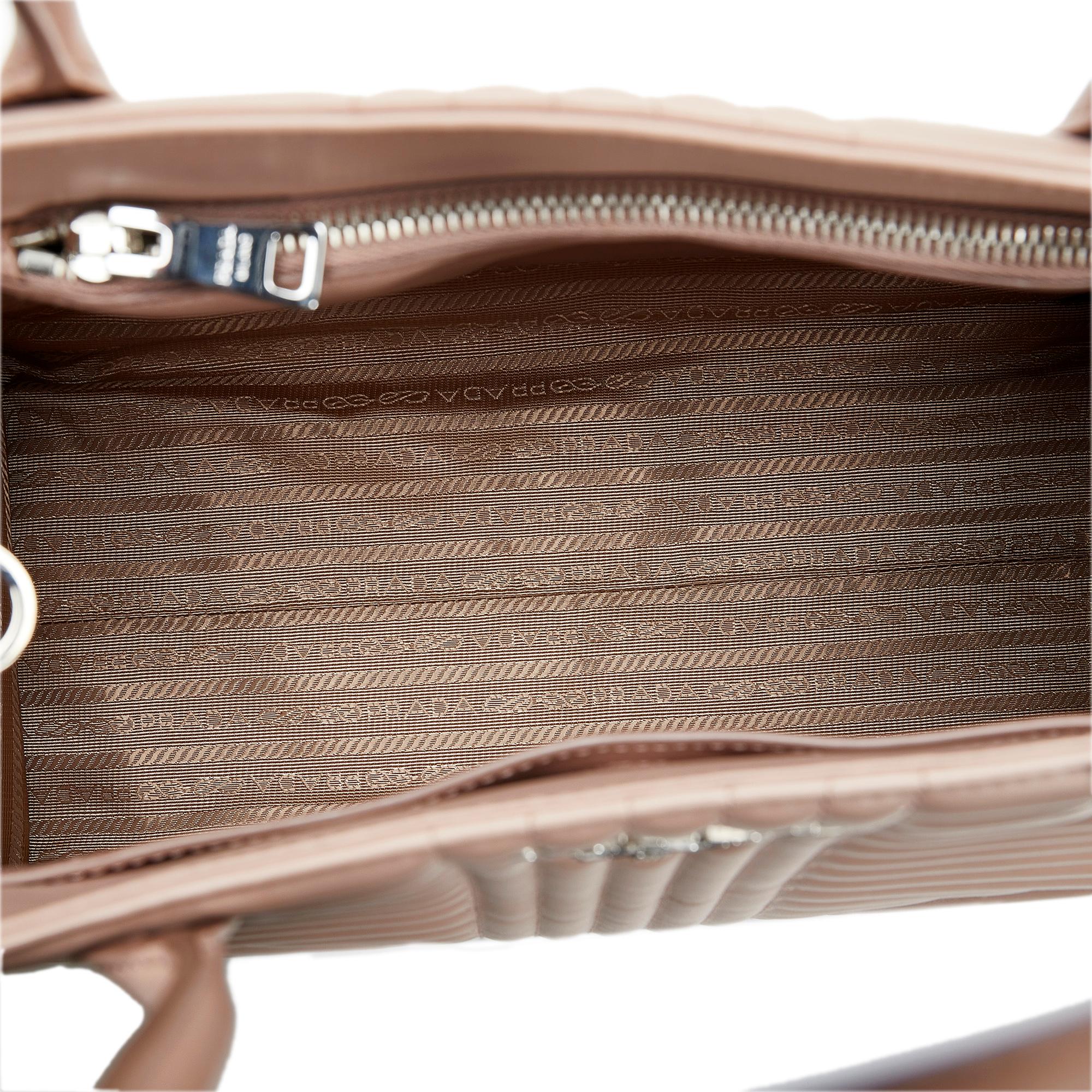 Prada Soft Calf Impunture Diagramme Satchel (SHG-di7DIH)