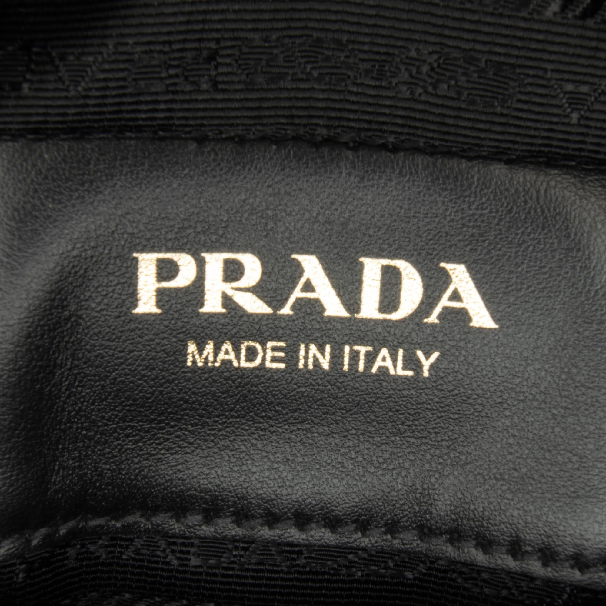 Prada Symbole Triangolo Crossbody (SHG-NH6Xyh)