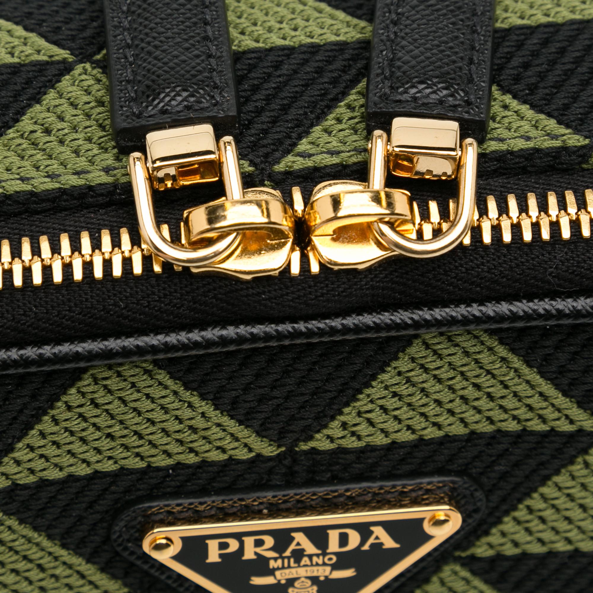 Prada Symbole Triangolo Crossbody (SHG-NH6Xyh)