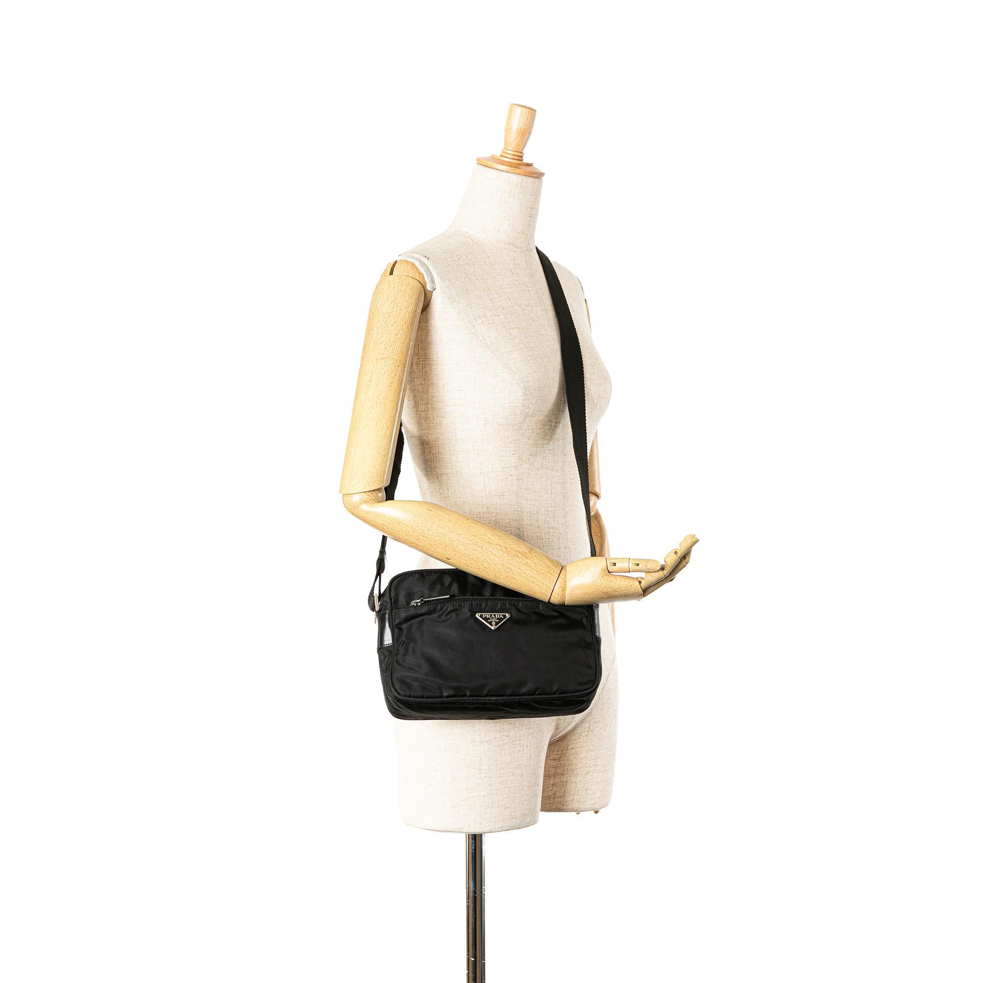 Prada Tessuto Camera Bag (SHG-QXNrO0)