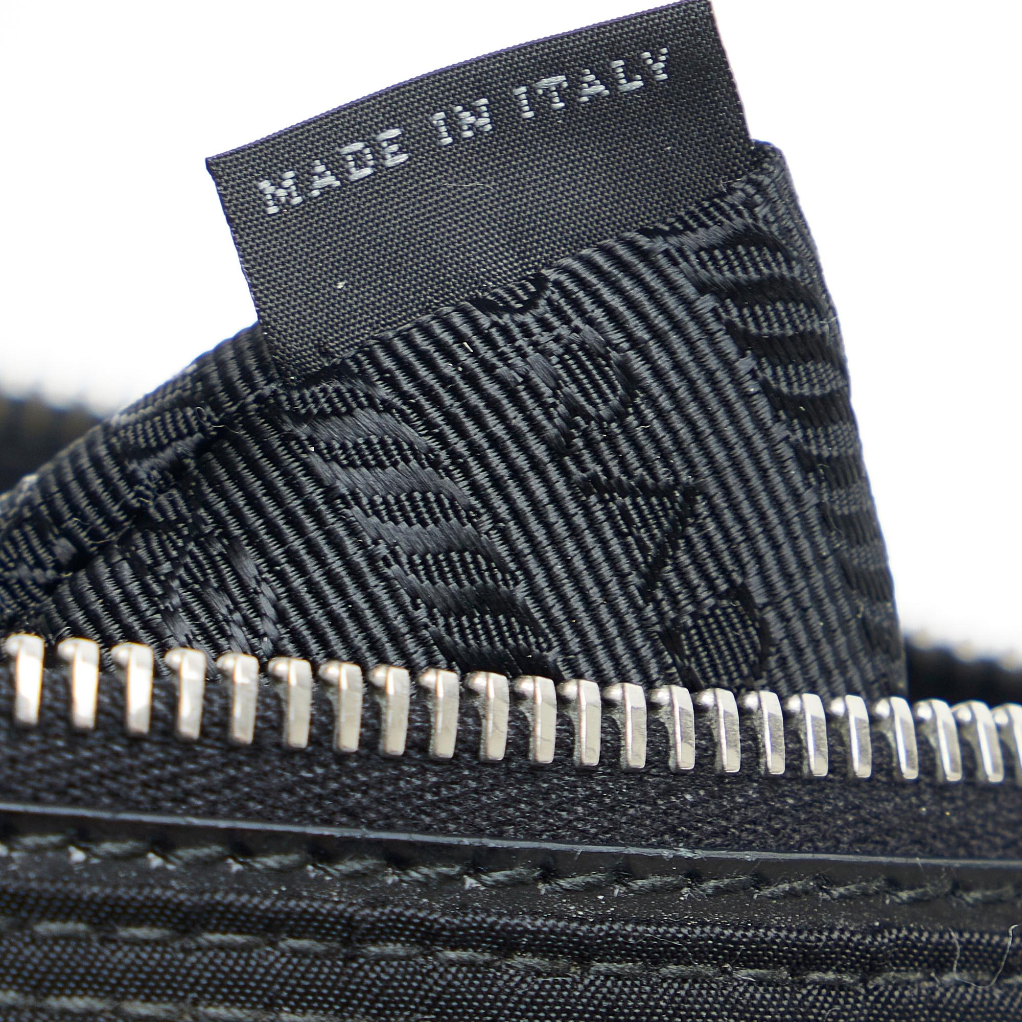 Prada Tessuto Crossbody Bag (SHG-gmDvkX)