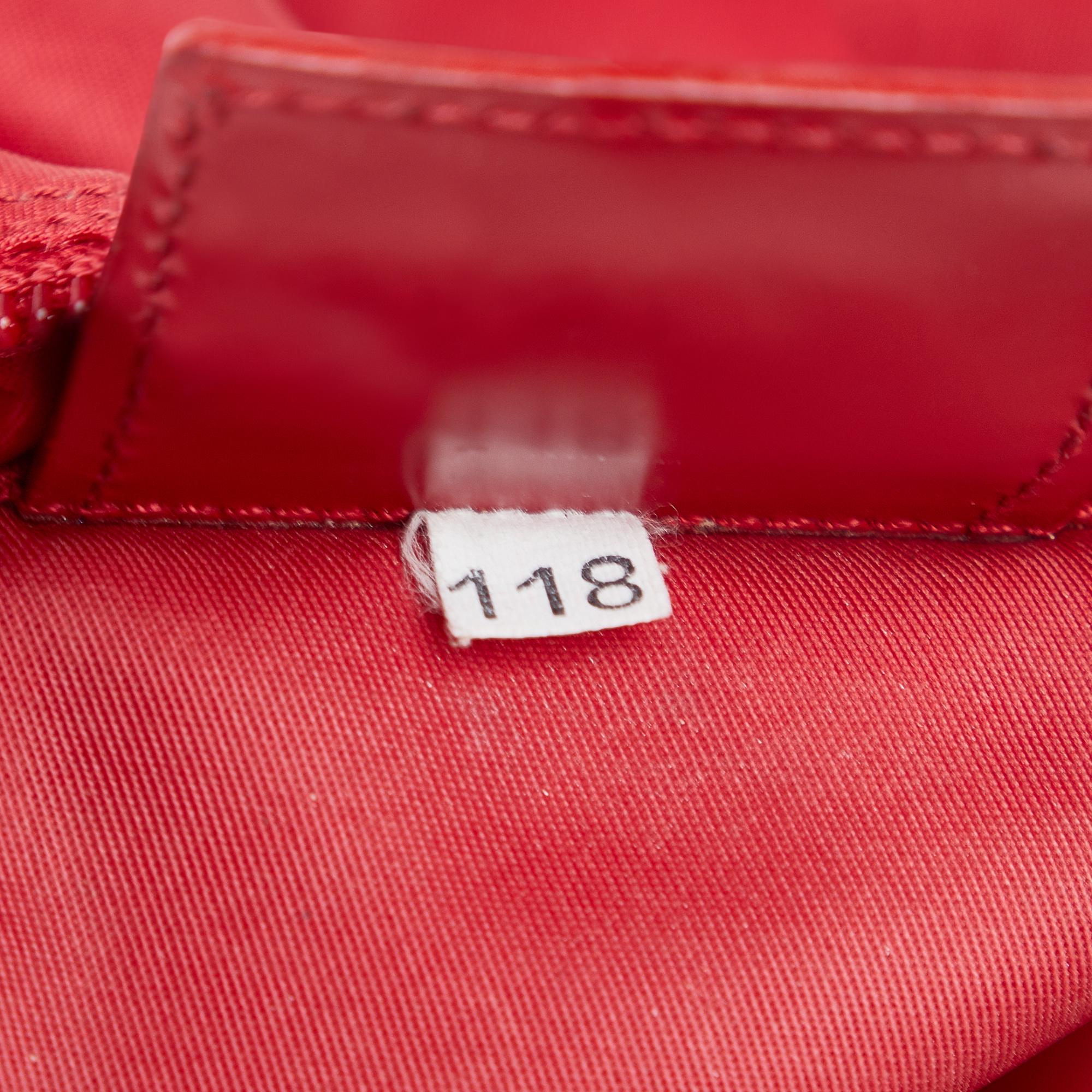 Prada Tessuto Crossbody Bag (SHG-FhnEDE)