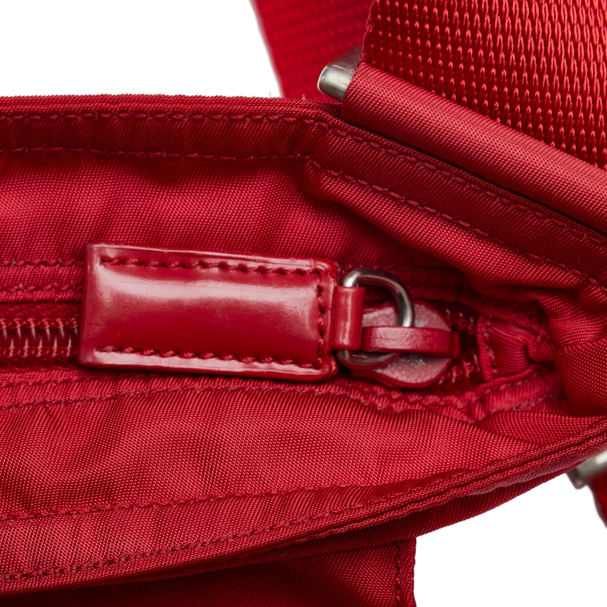 Prada Tessuto Crossbody Bag (SHG-FhnEDE)