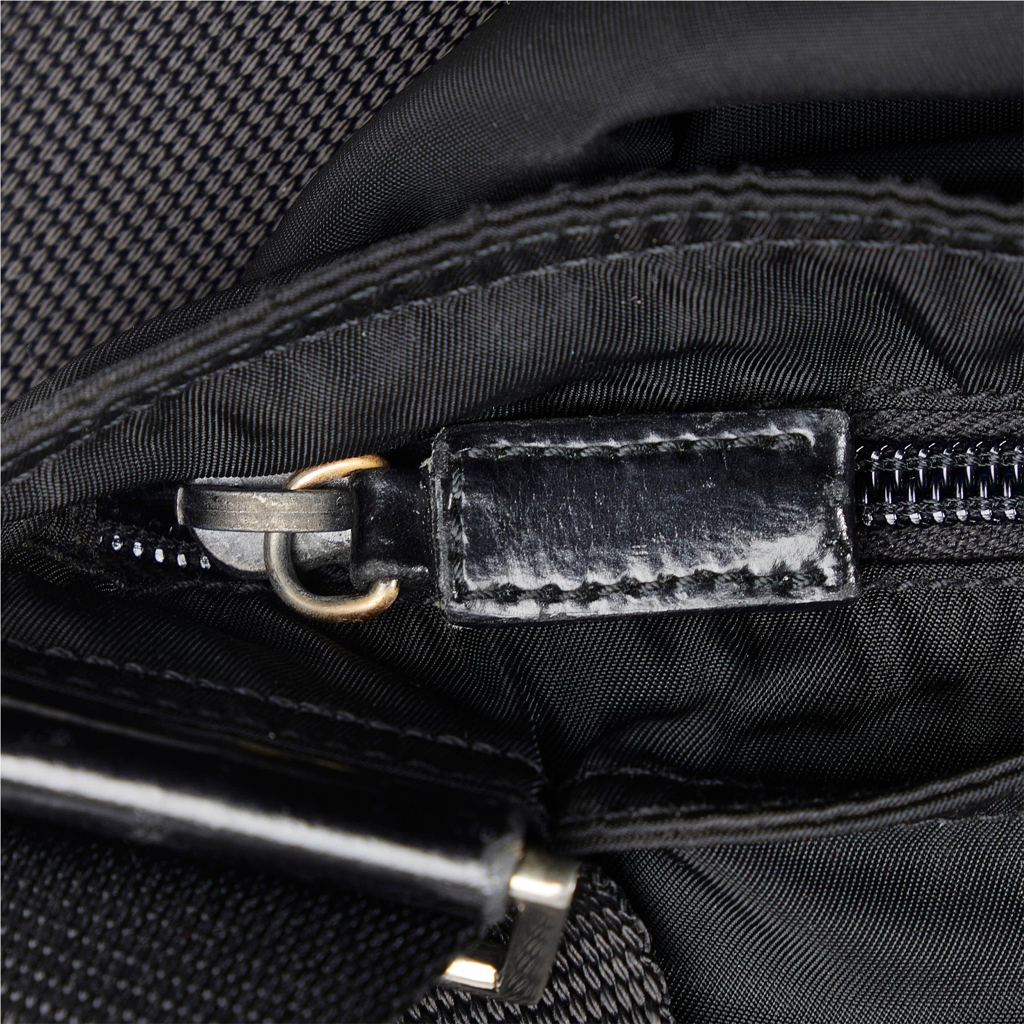 Prada Tessuto Crossbody Bag (SHG-FyTEiB)