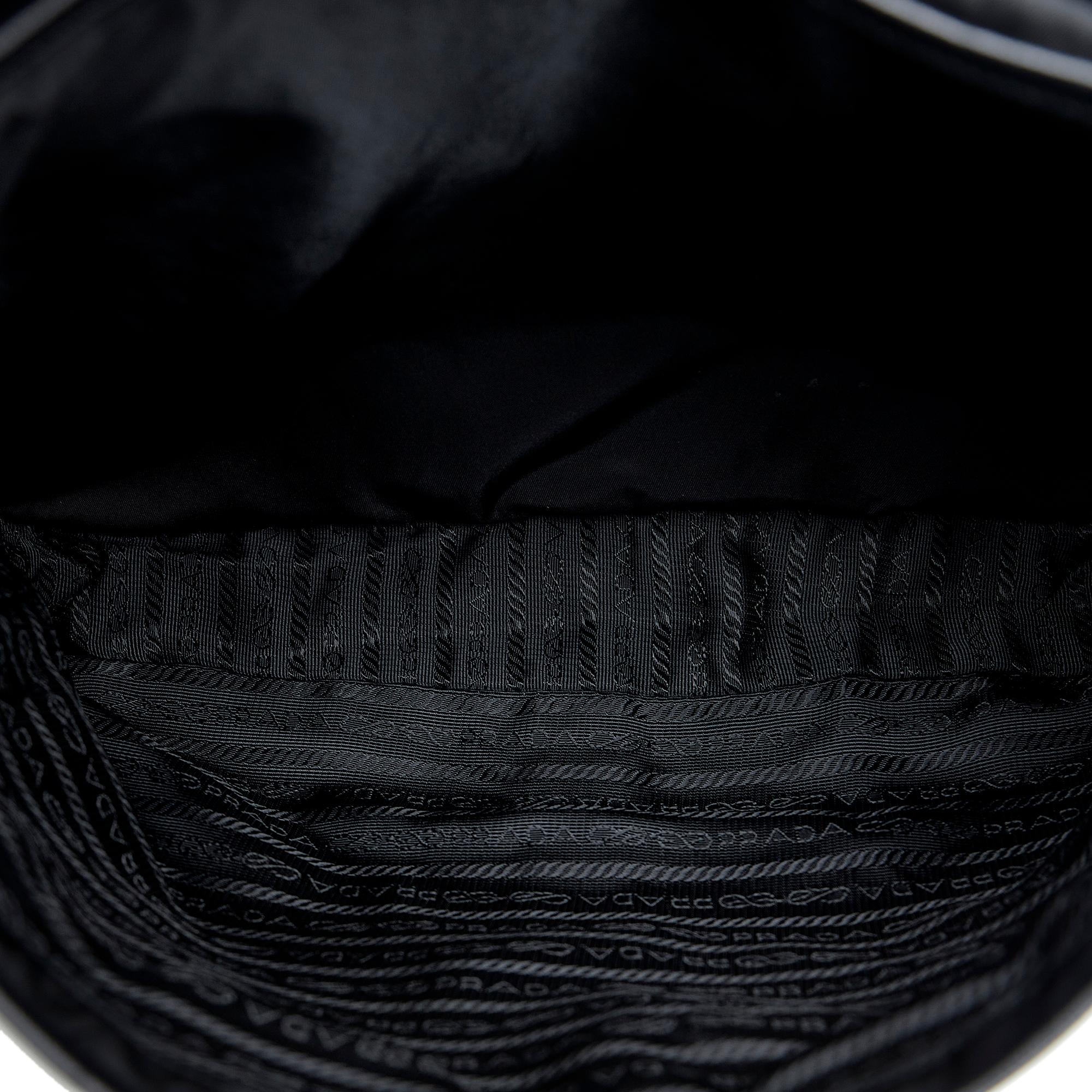 Prada Tessuto Crossbody (SHG-IUsqIR)