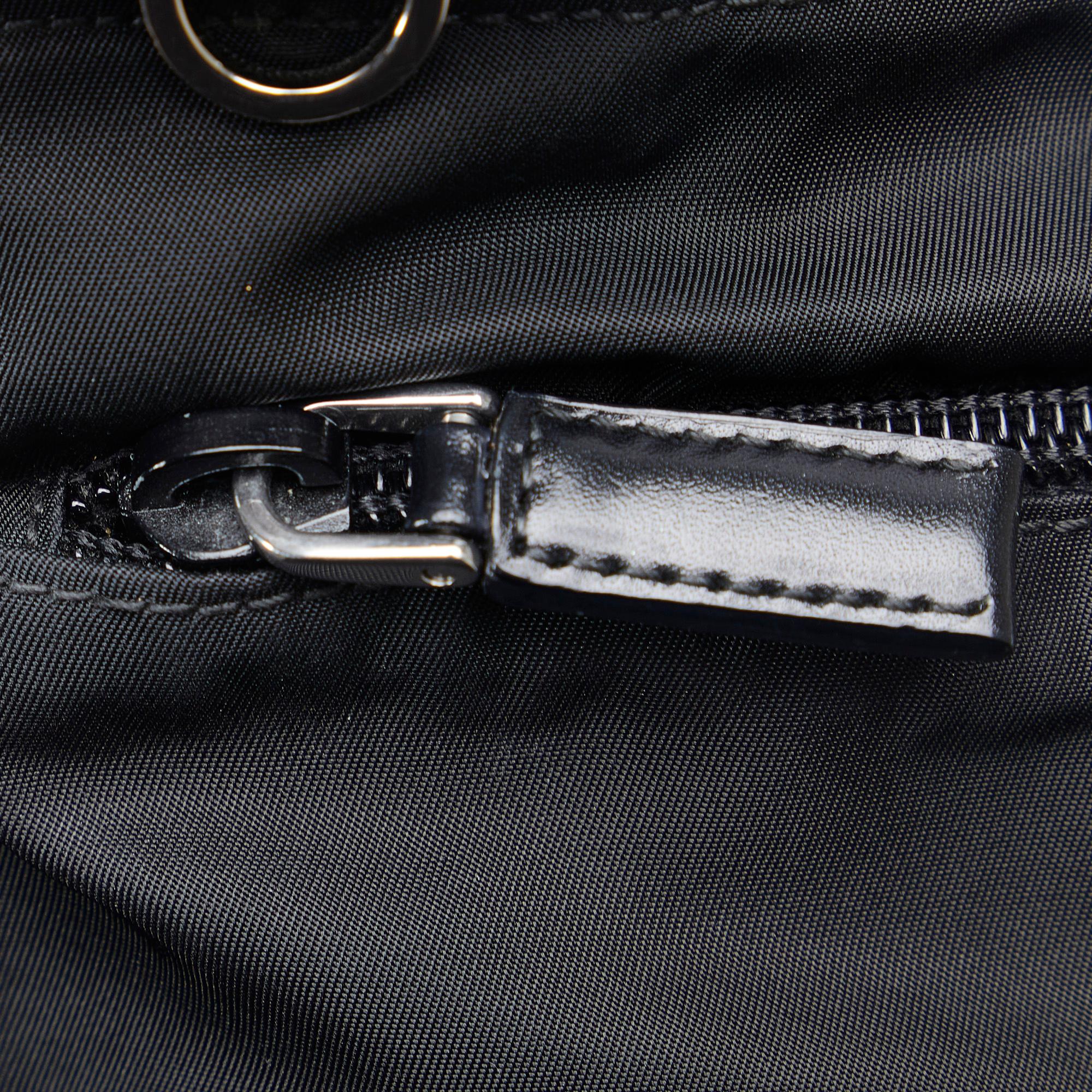 Prada Tessuto Crossbody (SHG-heypCD)