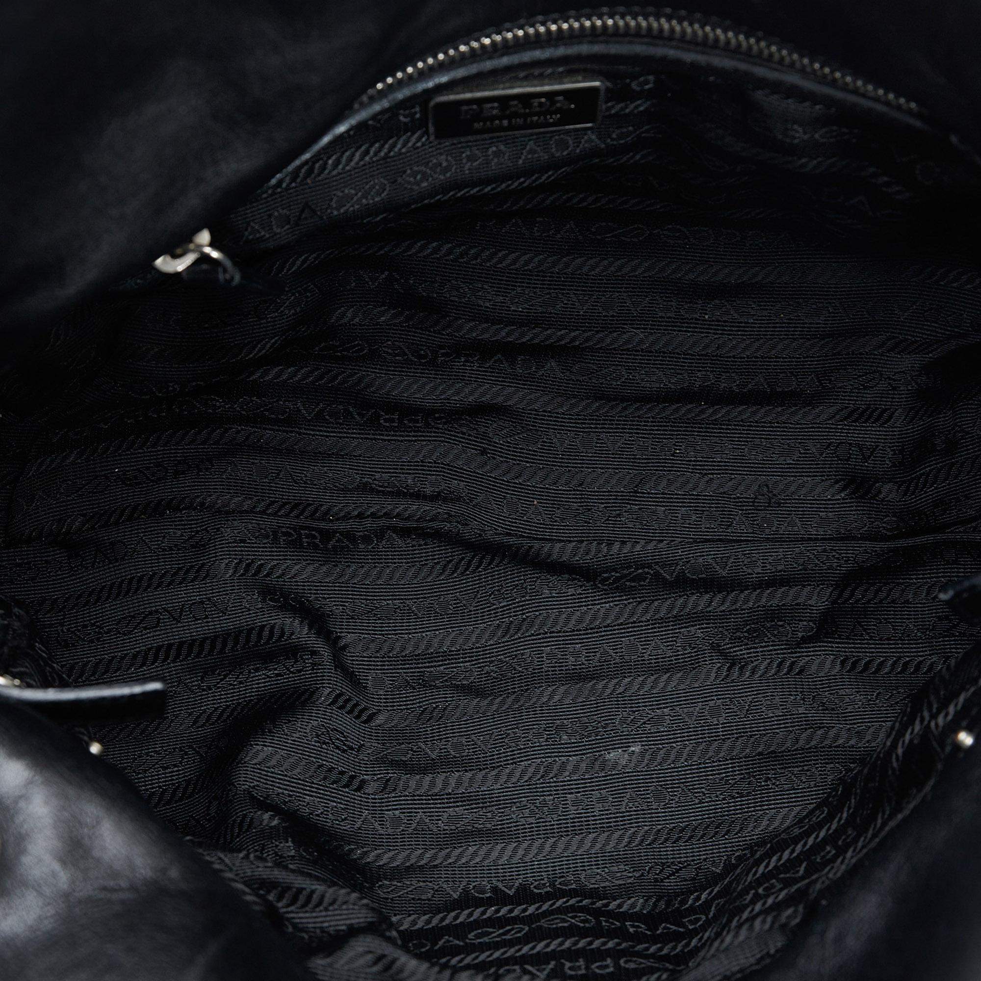 Prada Tessuto Easy Shoulder Bag (SHG-xfMhzc)