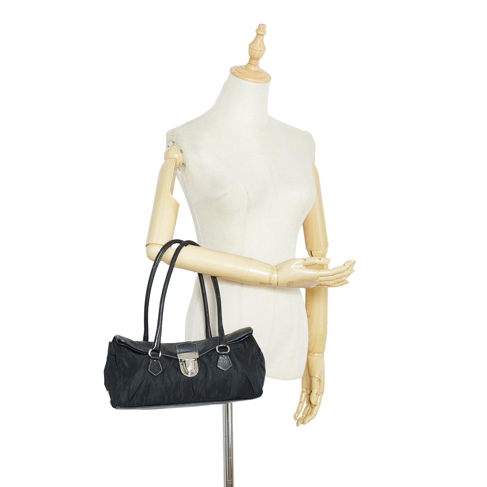 Prada Tessuto Easy Shoulder Bag (SHG-xfMhzc)